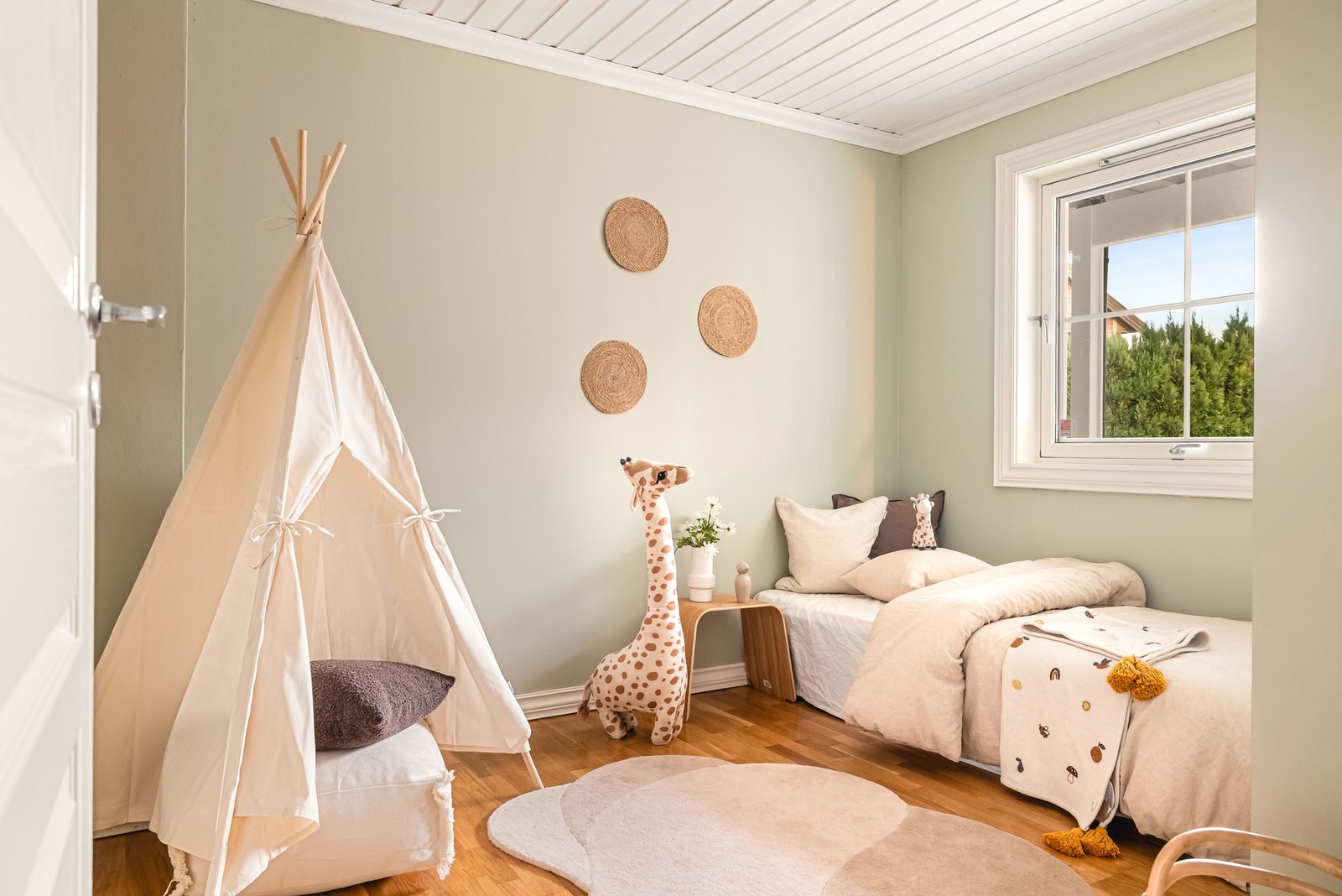 I etasjen finner du to av boligens fire soverom. Galleribilde