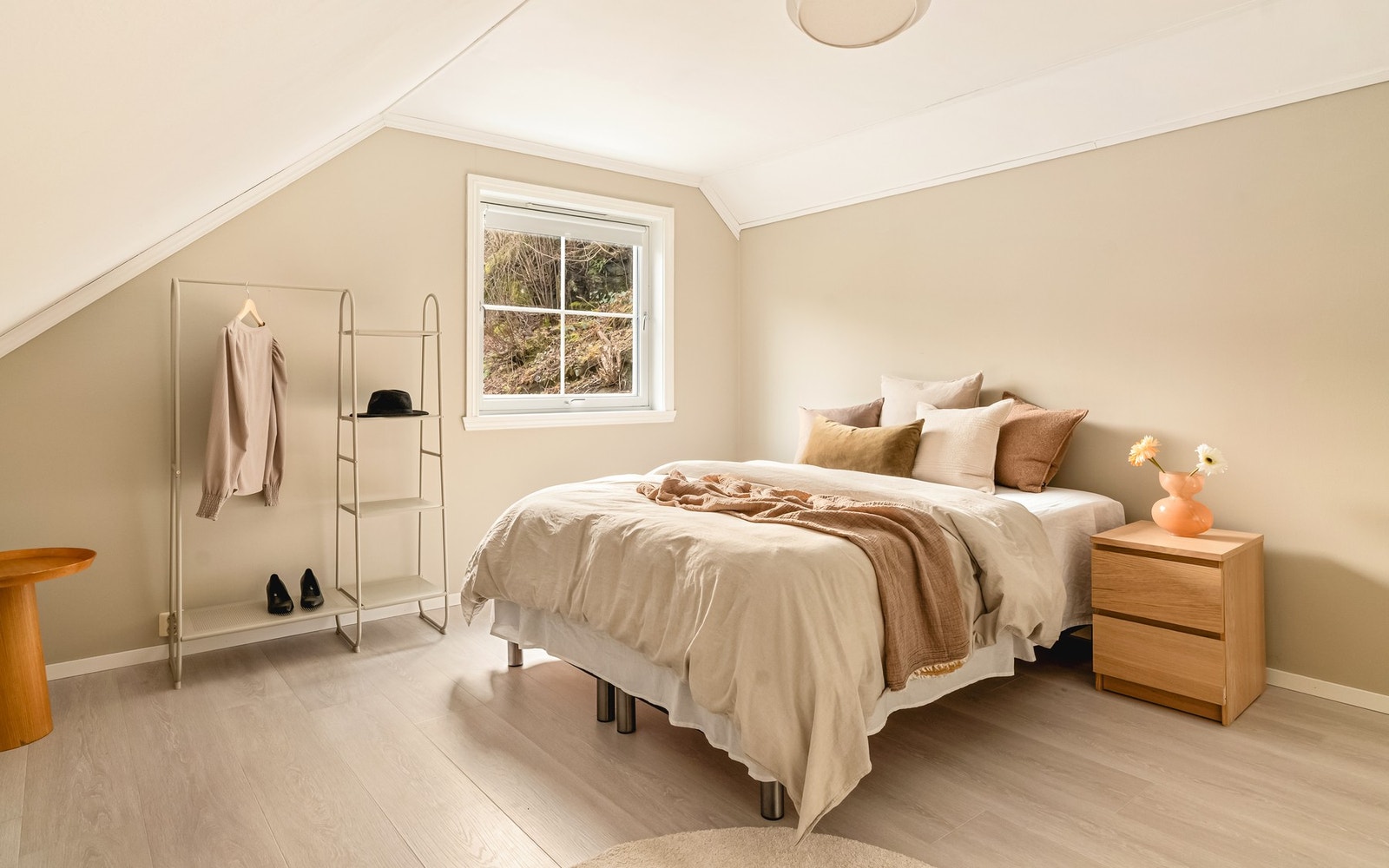 I etasjen er det også et soverom som måler 14,8 m². Galleribilde