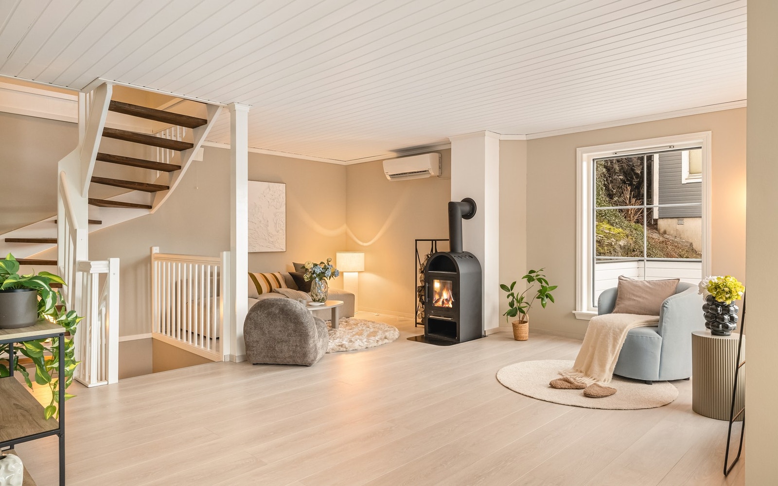 I etasjen er det lagt et lekkert laminatgulv i 2023. Galleribilde