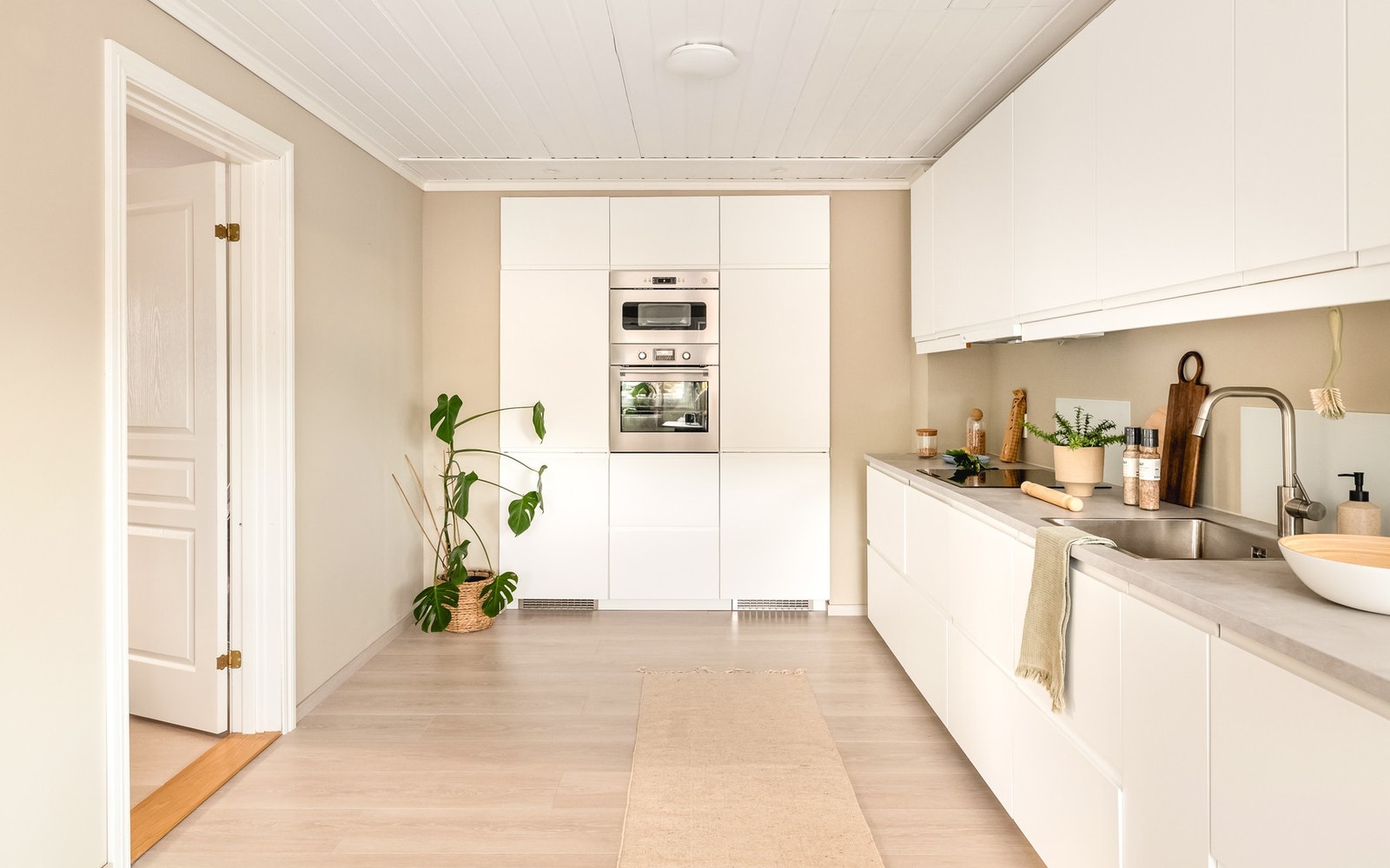 Kjøkkenet måler 19,9 m². Galleribilde