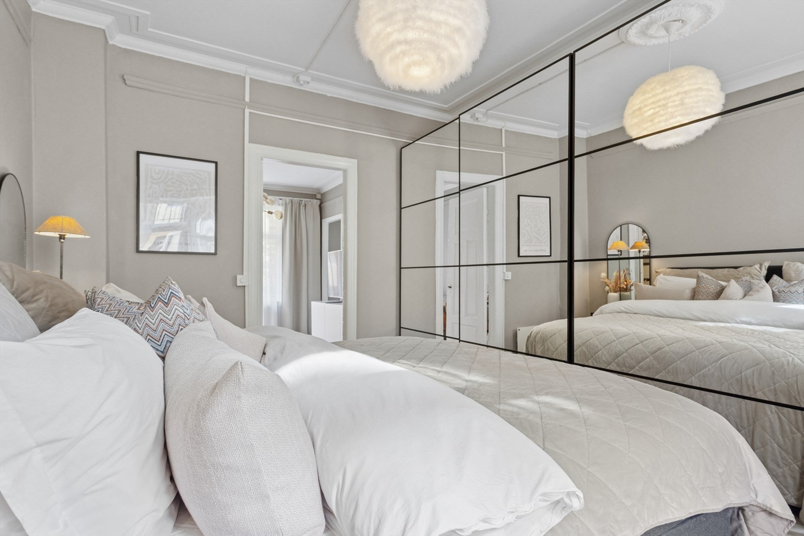 Lyst og luftig soverom. Galleribilde