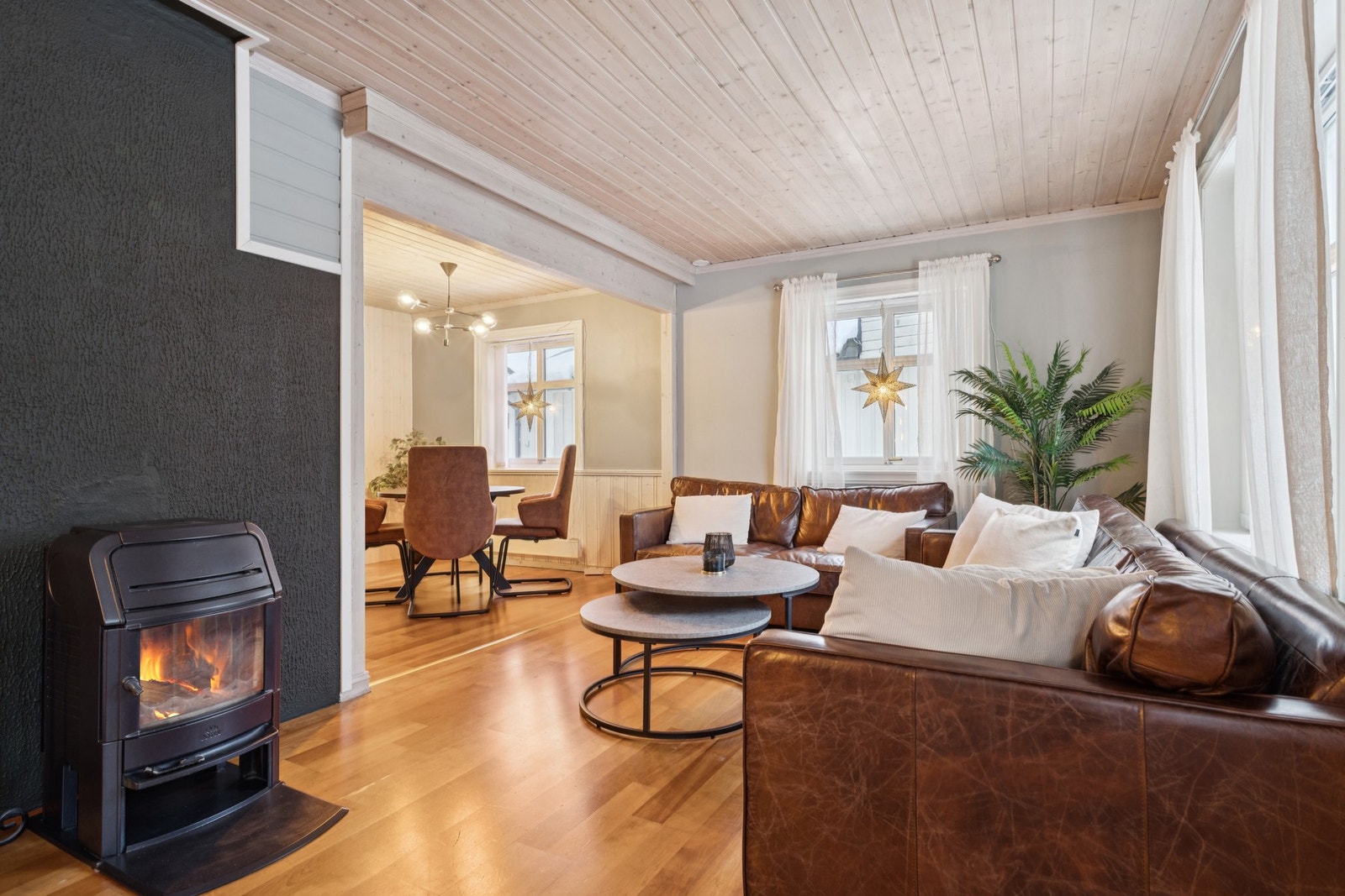 Boligen har en sjarmerende og eldre utforming som gir huset både sjel og en god hjemmefølelse. Galleribilde