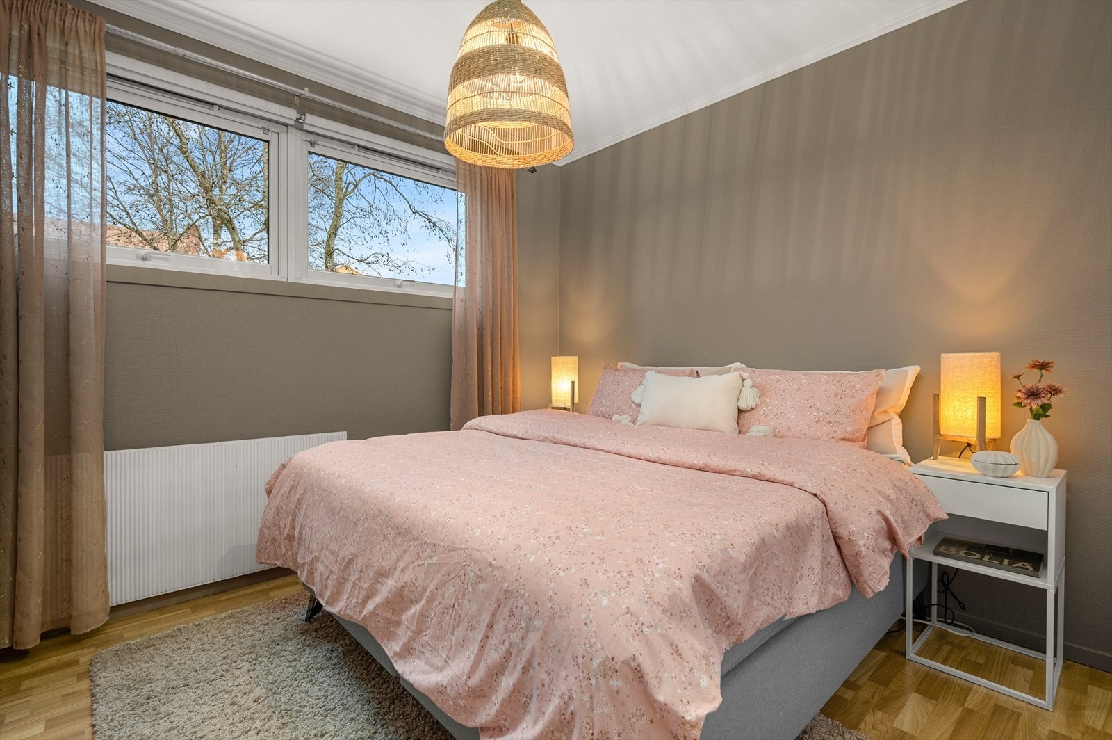 Leiligheten har to gode soverom på hhv. 11,1m² og 10,6m² Galleribilde