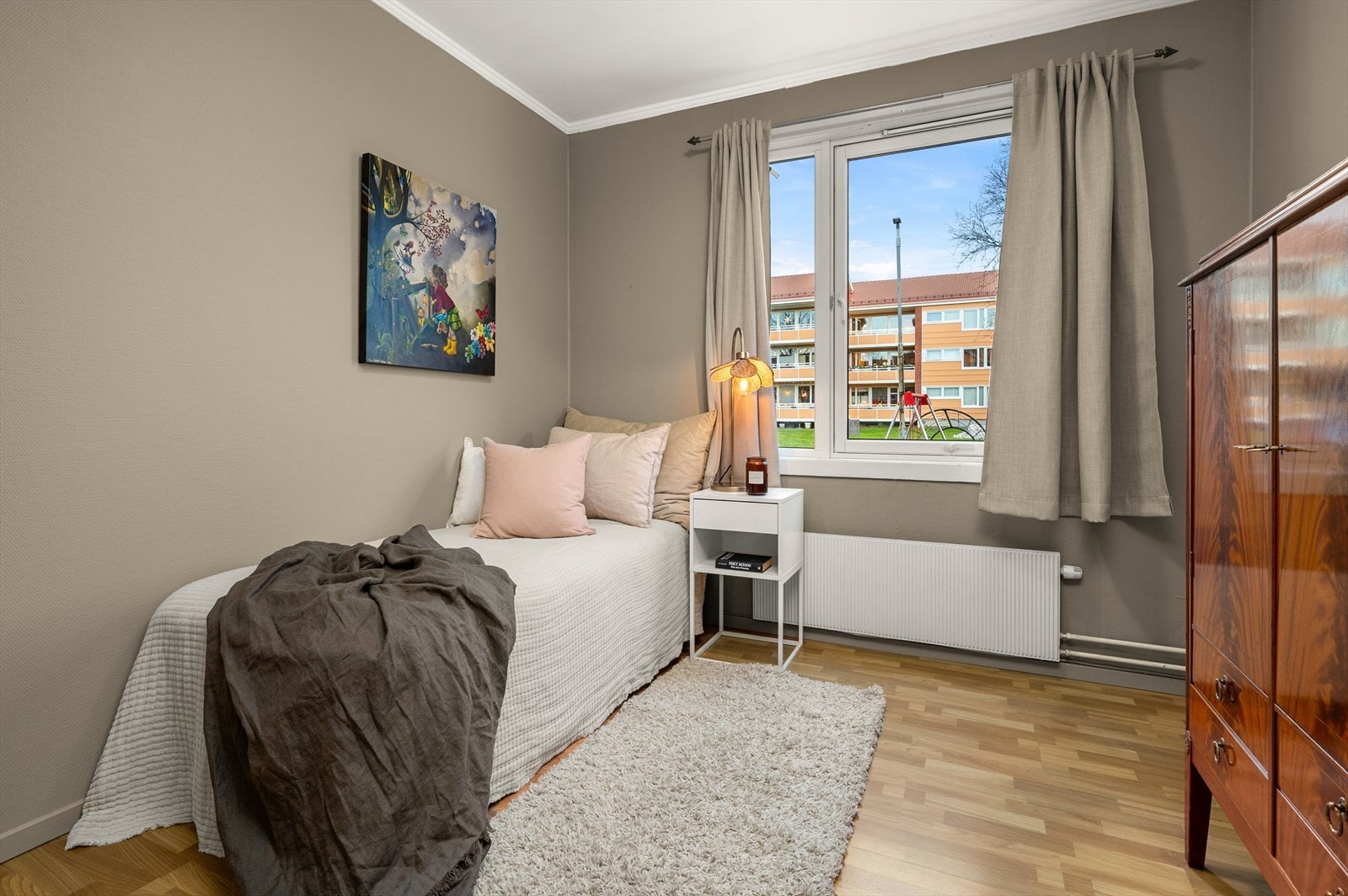 Også disse soverom med behagelig oppvarming via radiator Galleribilde