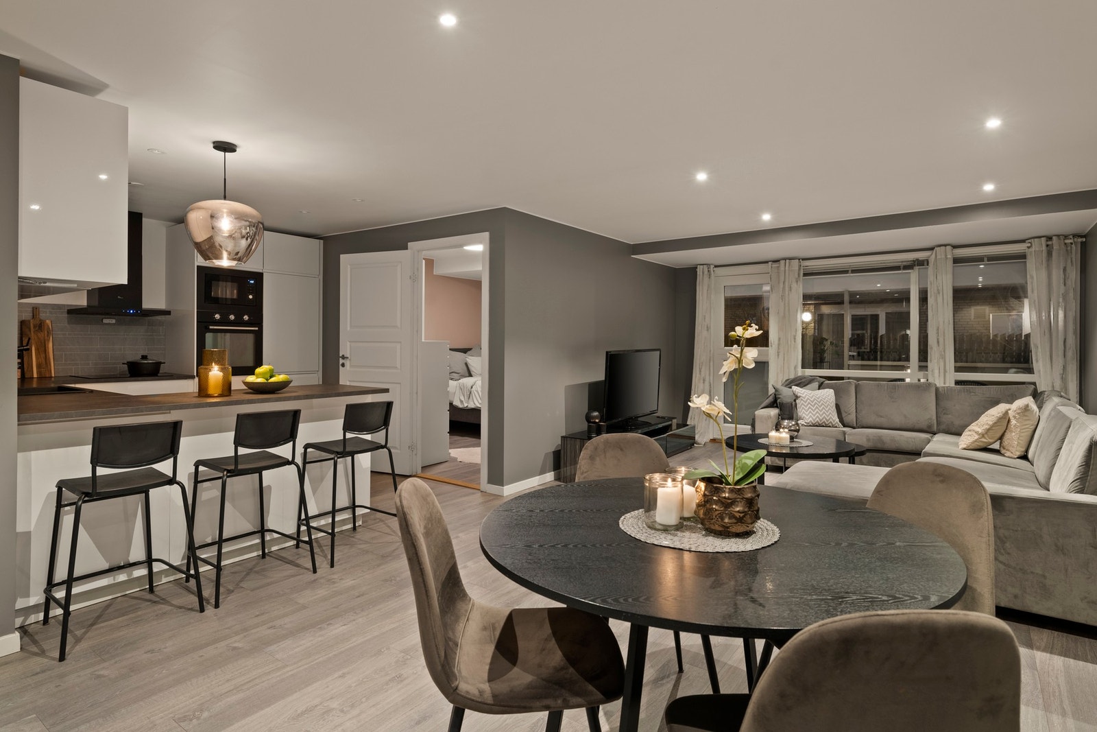 John-Andrè Rasmussen fra PrivatMegleren har gleden av å presentere Kantarellen Terrasse 33! Galleribilde