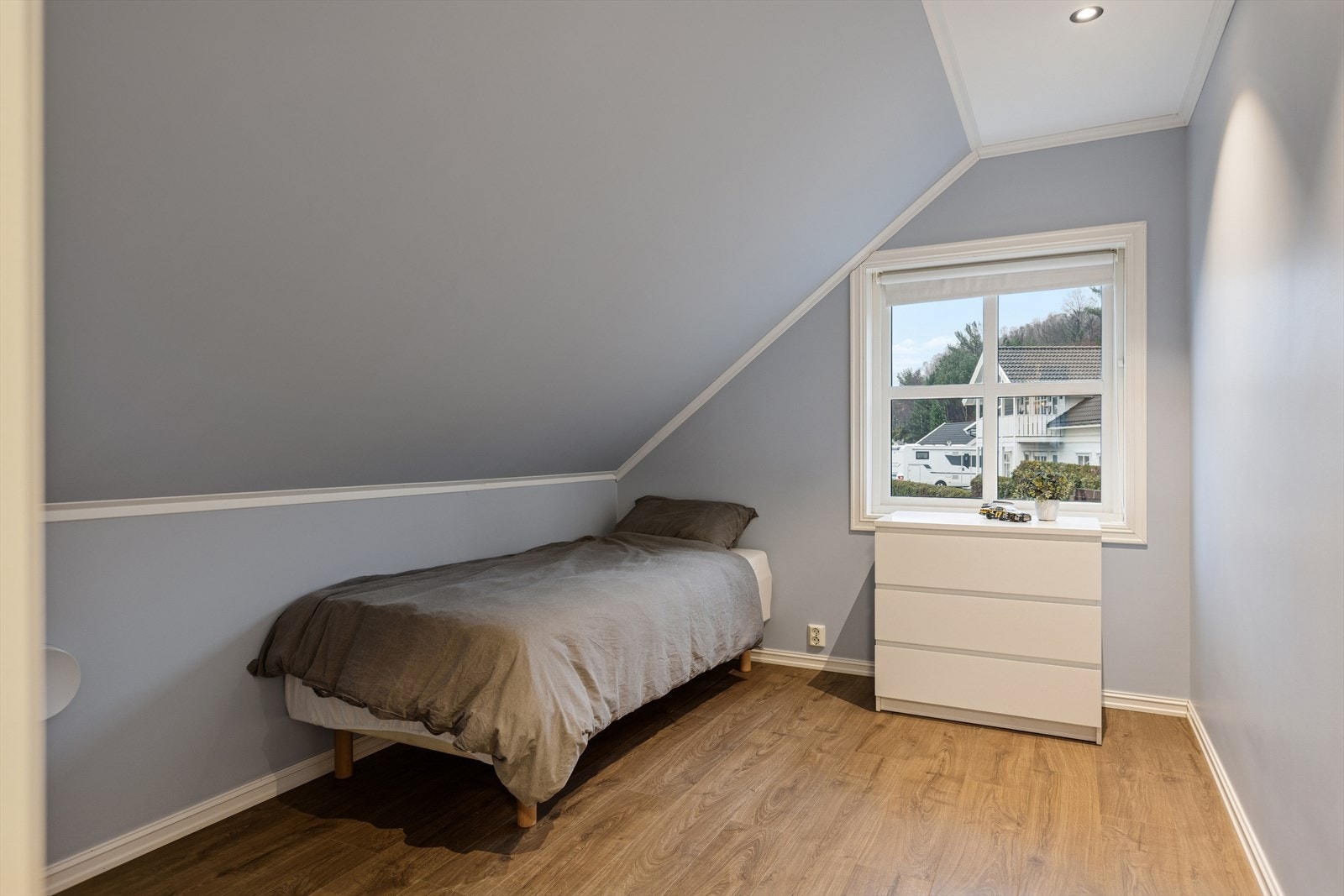 Lyst og pent soverom i 2. etasje. Galleribilde