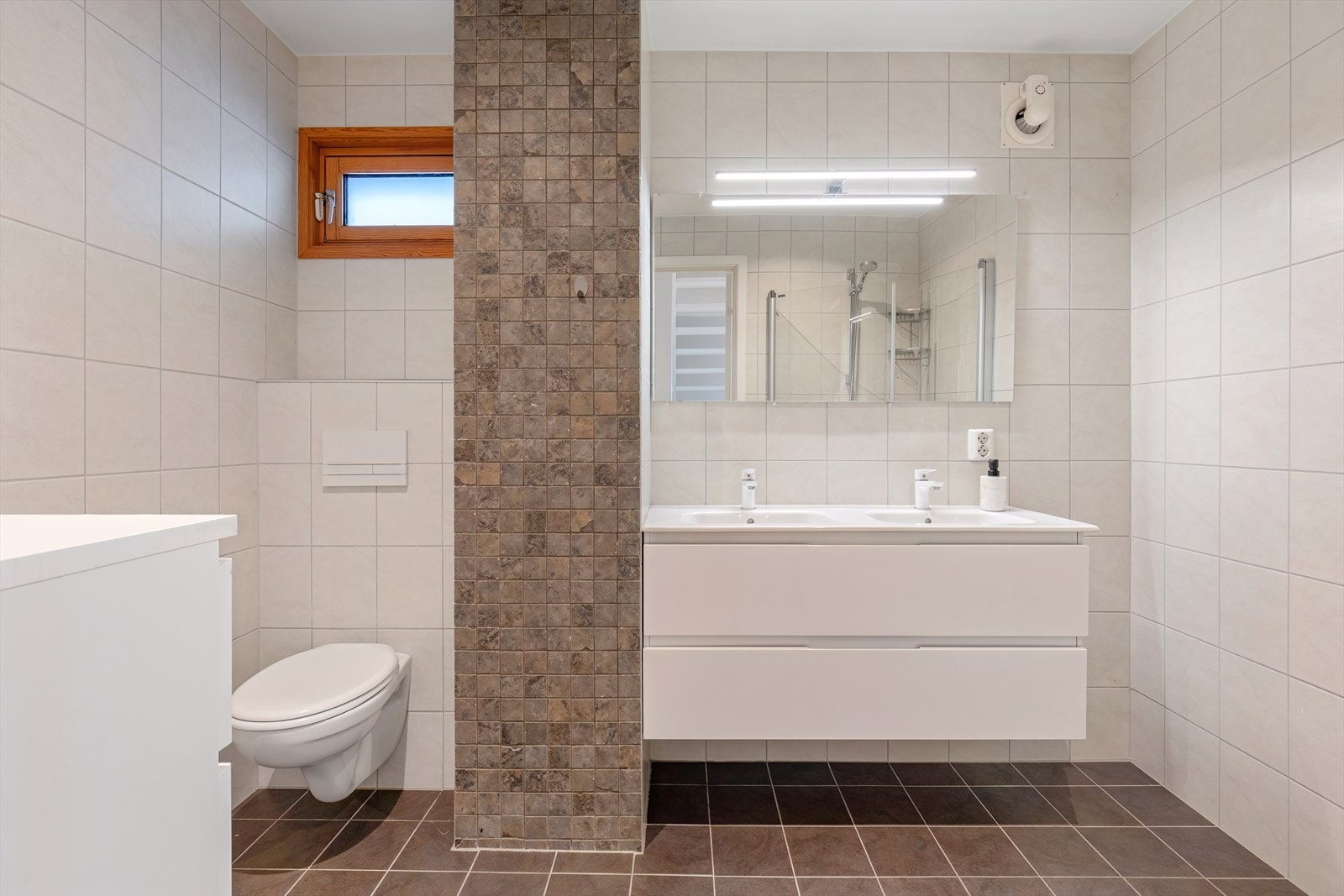 Bad i 2 etasje Galleribilde