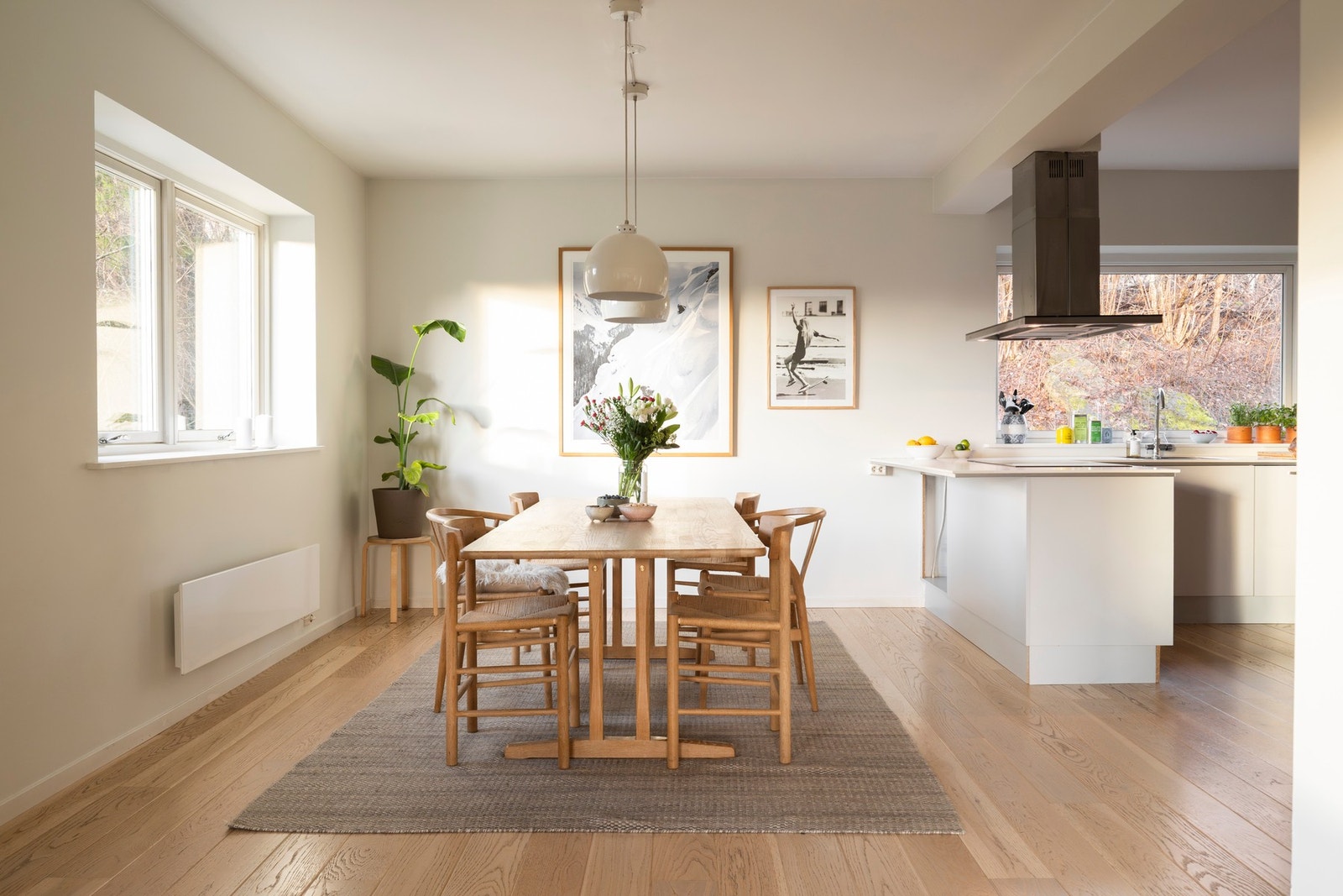 Leiligheten fremstår som delikat med gode materialvalg og tidløse farger. Galleribilde