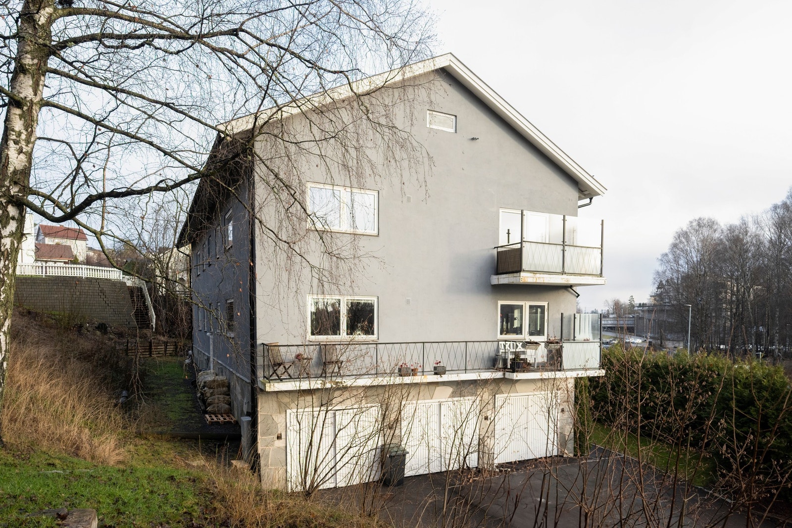 Leiligheten er en del av sameiet "Bærumsveien 113" og består av 4 seksjoner. Leiligheten ligger i 2. etasje. Galleribilde