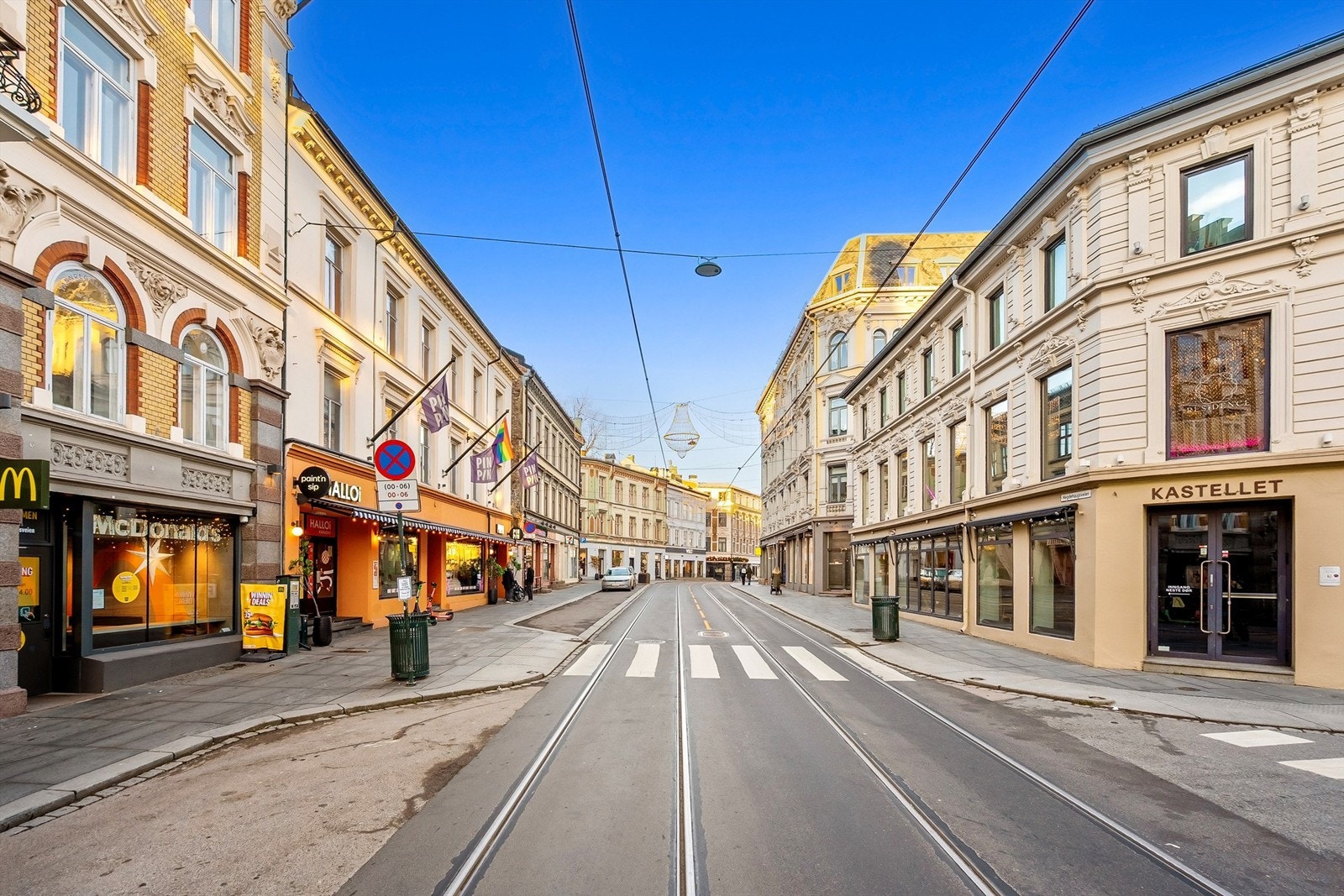 Leiligheten ligger et steinkast unna den populære handlegaten Bogstadveien. Galleribilde