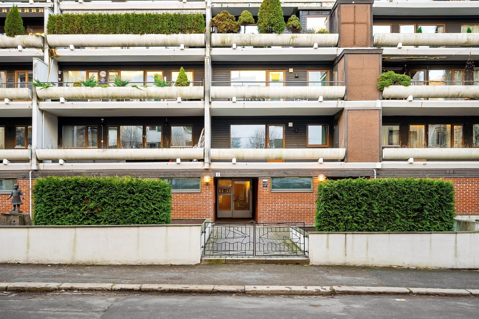 Inngangsparti. Galleribilde