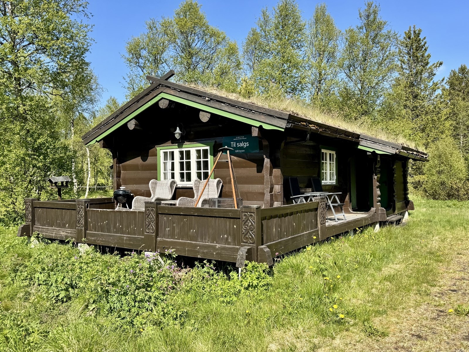 I et idyllisk område har DNB Eiendom v/Jeanette Arnesen-Eriksrød gleden av å presentere Vollvegen 16. Her finner du badeplasser om sommeren og skiløyper som nærmeste nabo om vinteren. Galleribilde