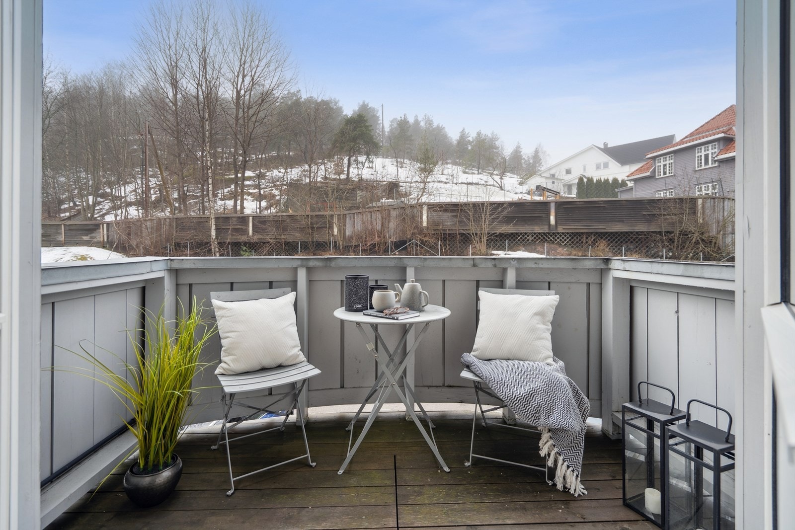 Balkongen er på ca. 3 kvm. Galleribilde