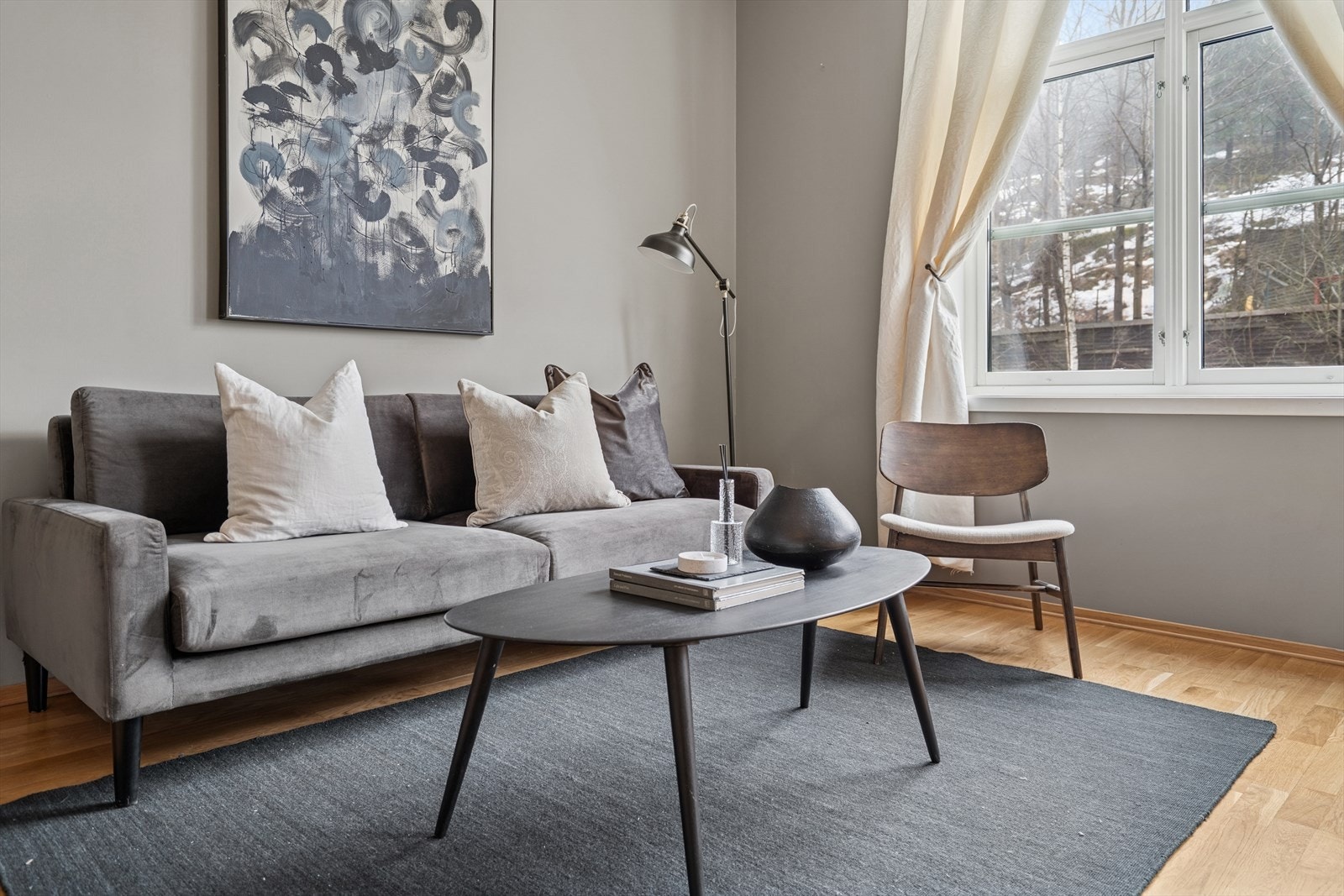 Her kan man enkelt innrede med sofagruppe og spisegruppe. Galleribilde