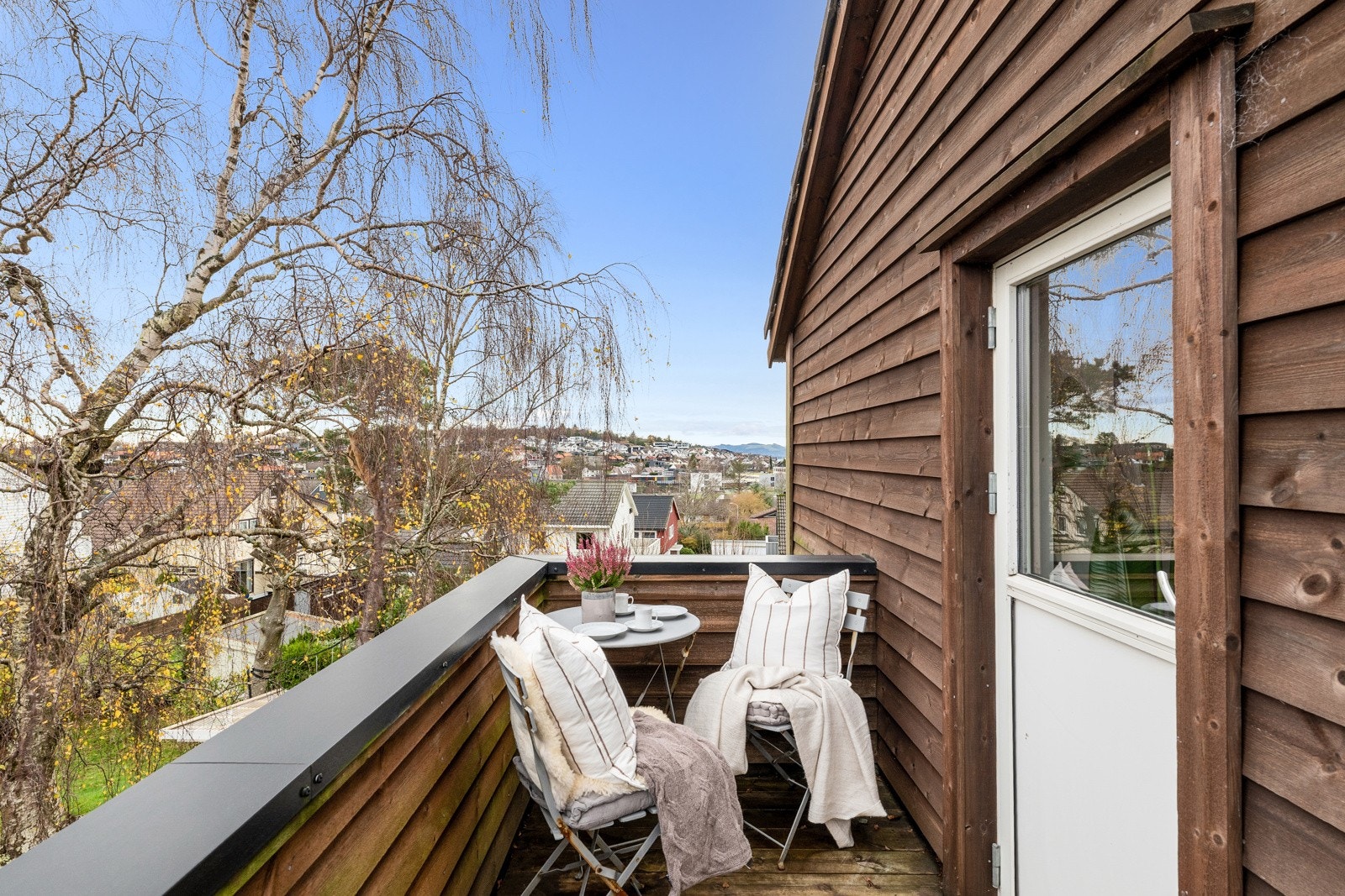 I andre etasje har man en herlig balkong. Galleribilde