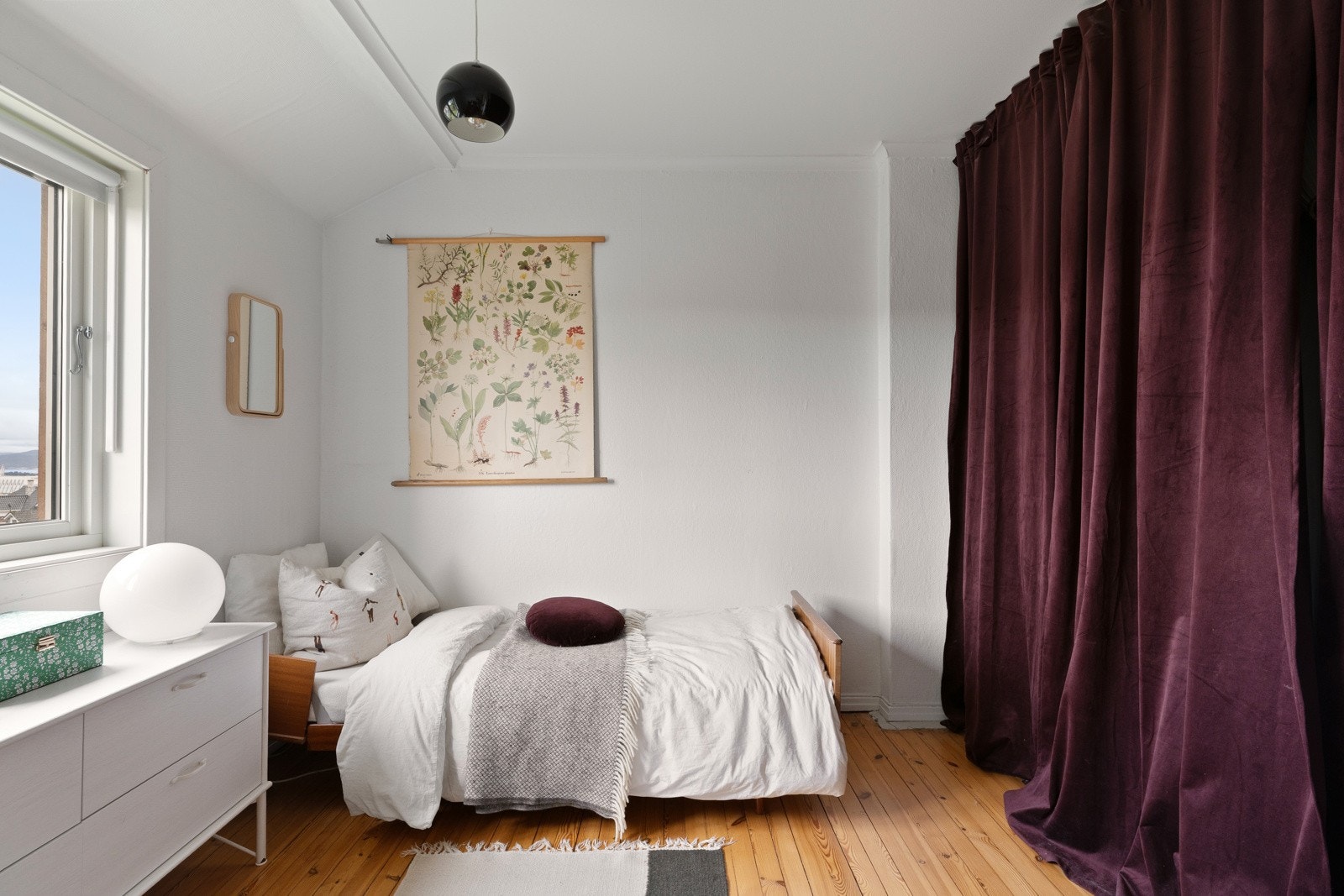 Alle rommene har fine vindusflater, gode lysforhold og en rolig atmosfære. Galleribilde