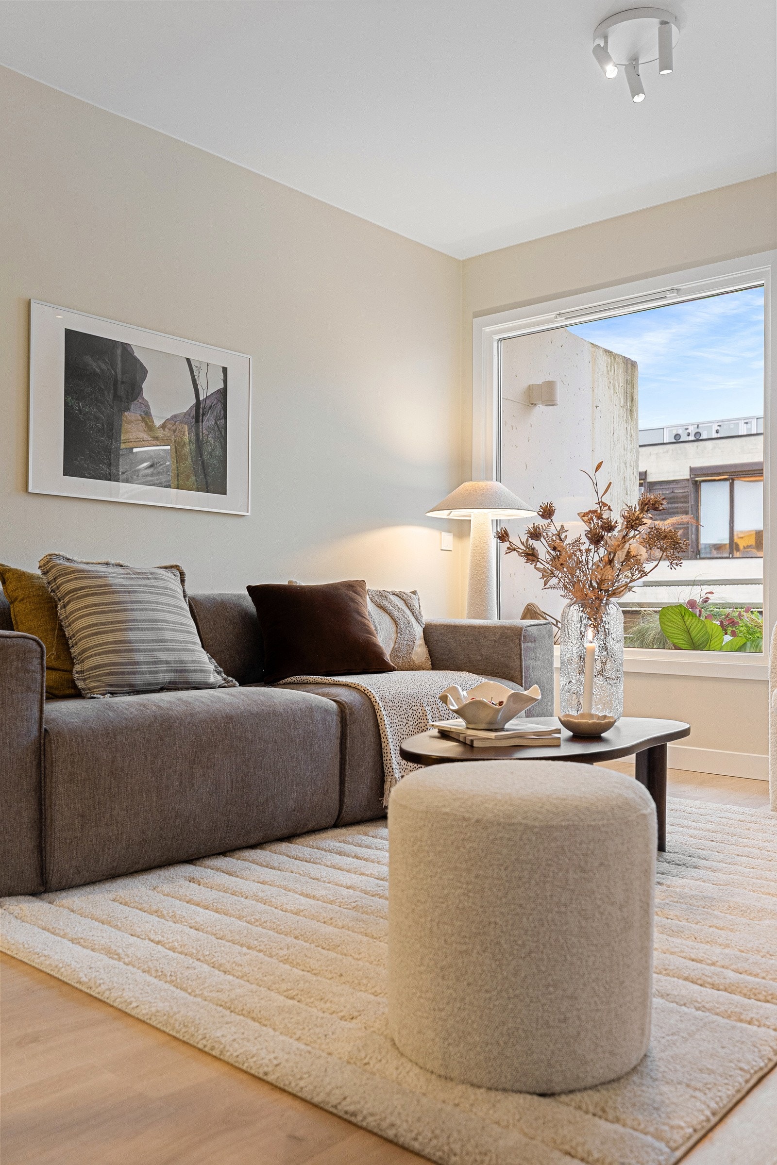 Gulvvarme i stue/kjøkken - en luksus i hverdagen svært få mindre leiligheter har. Galleribilde