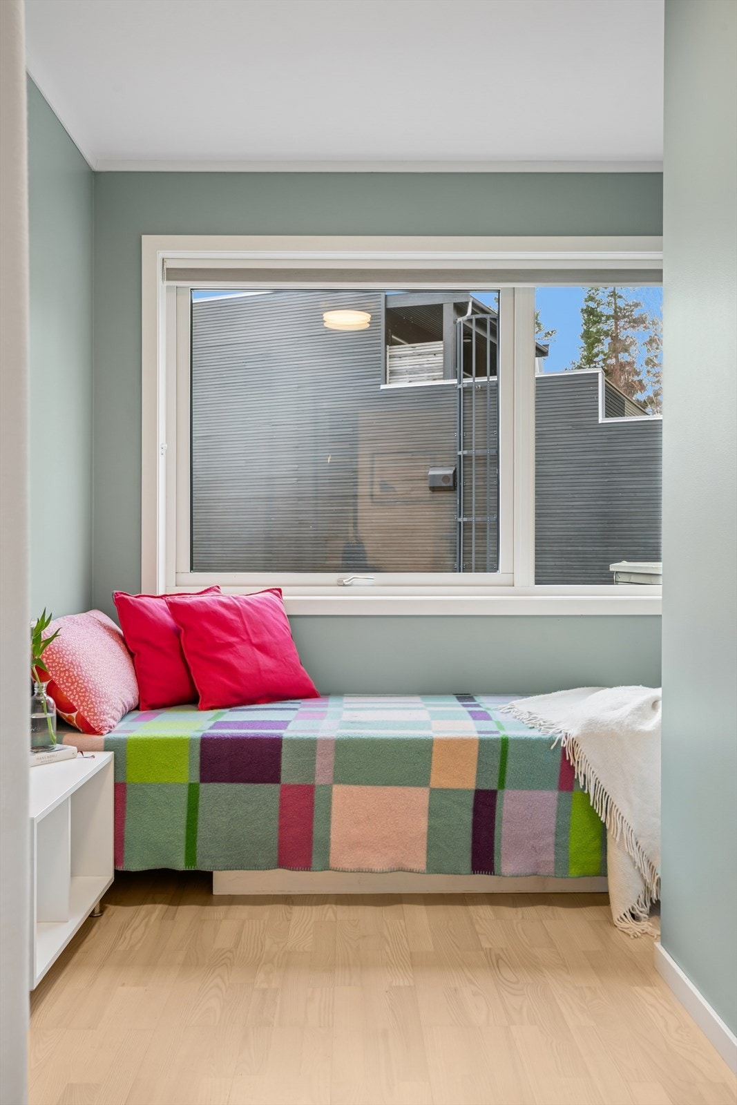 Soverommene kan enkelt tilpasses ulike behov, enten du ønsker kontor, gjesterom eller barnerom, gir planløsningen stor fleksibilitet. Galleribilde