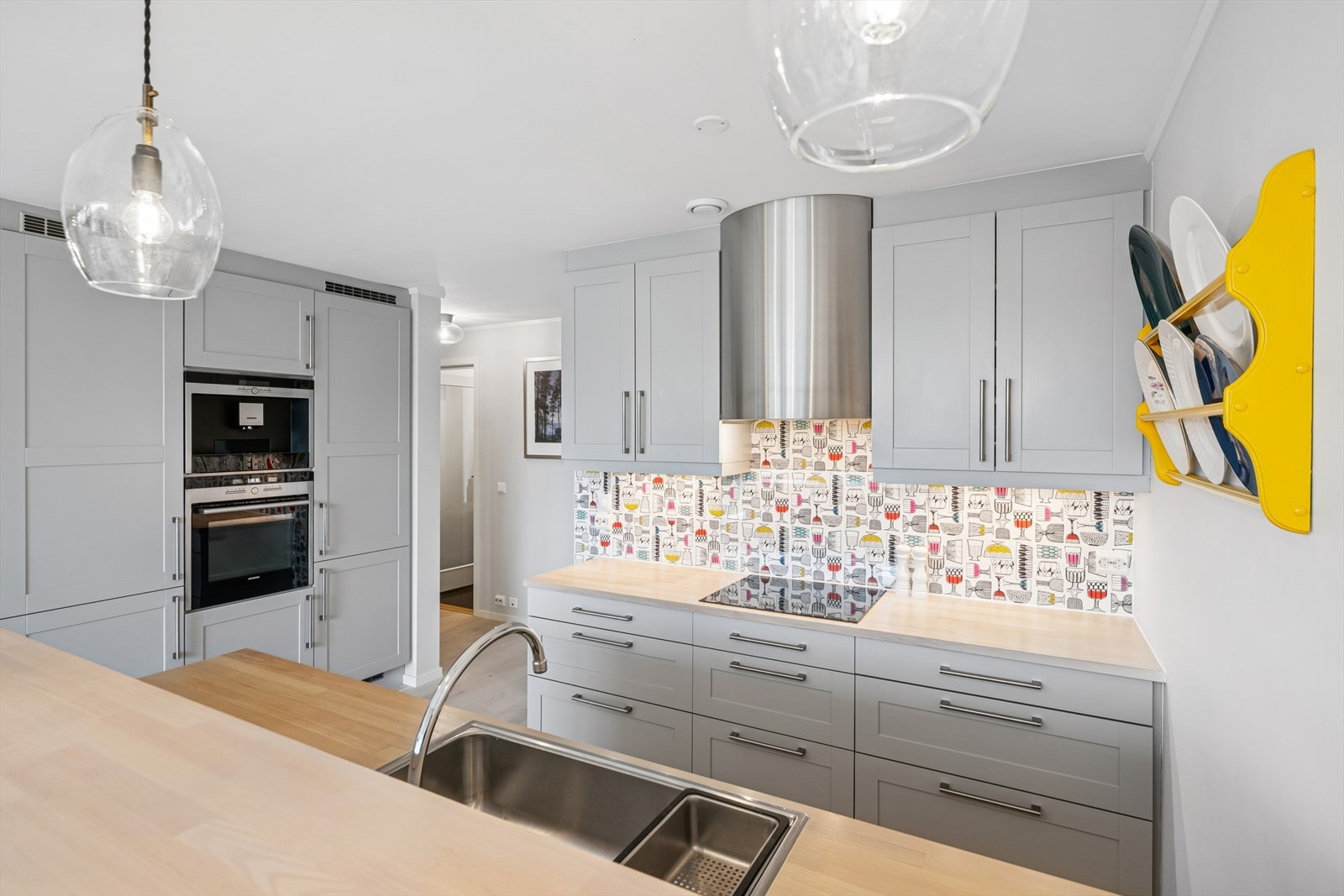 Ventilator med avtrekk ut i rustfritt stål. Galleribilde