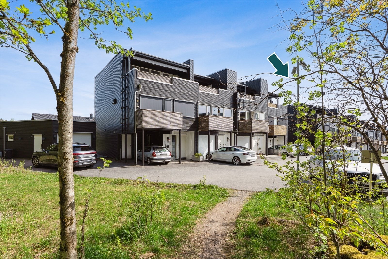 Området er barnevennlig, rolig og ligger rett ved Hebekkskogen. Galleribilde