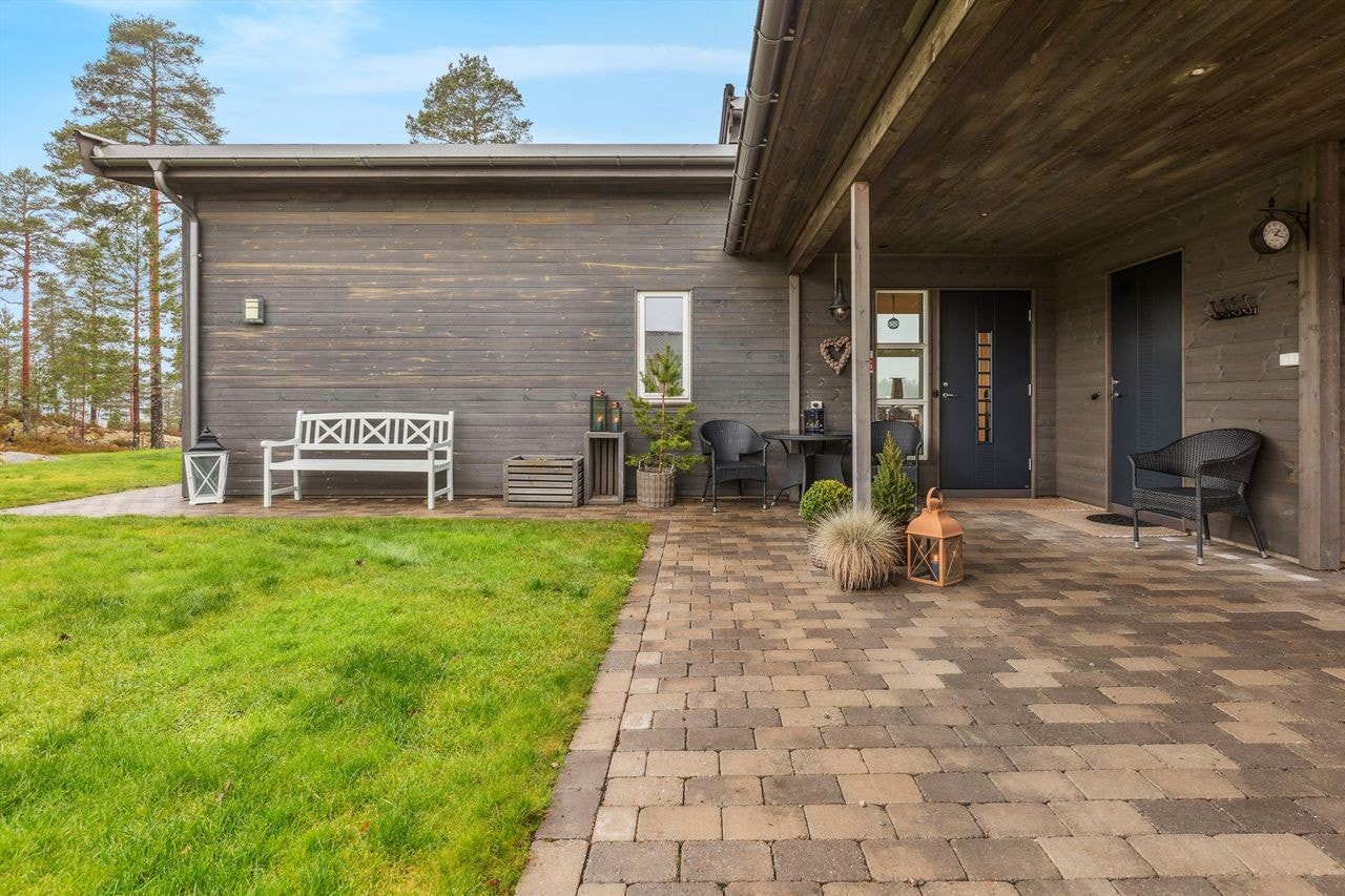 Boligen har to innganger - en hovedinngang og en inngang rett inn på vaskerommet. Galleribilde