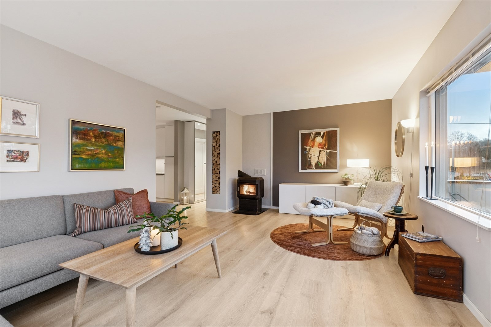 DNB Eiendom V/Lene Martinsen har gleden av å presentere Bærumsveien 364 - En lys og tiltalende 4-roms leilighet med sentral beliggenhet på Gjettum. Galleribilde