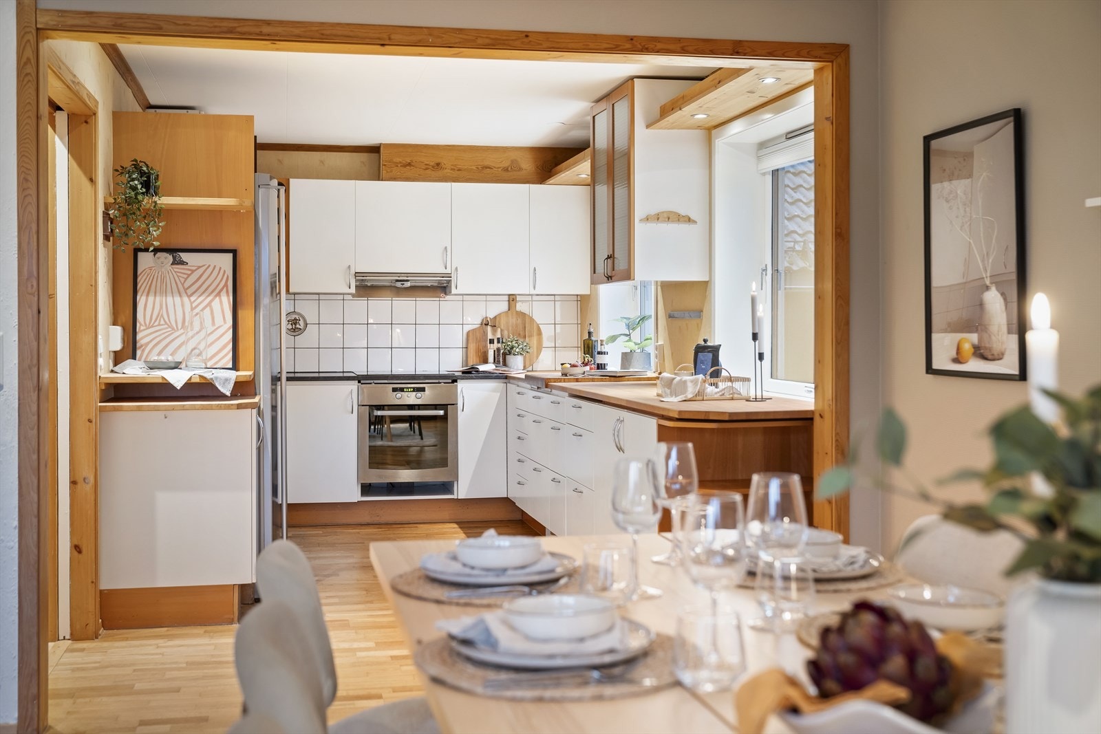 Kjøkken og stue i åpen løsning Galleribilde