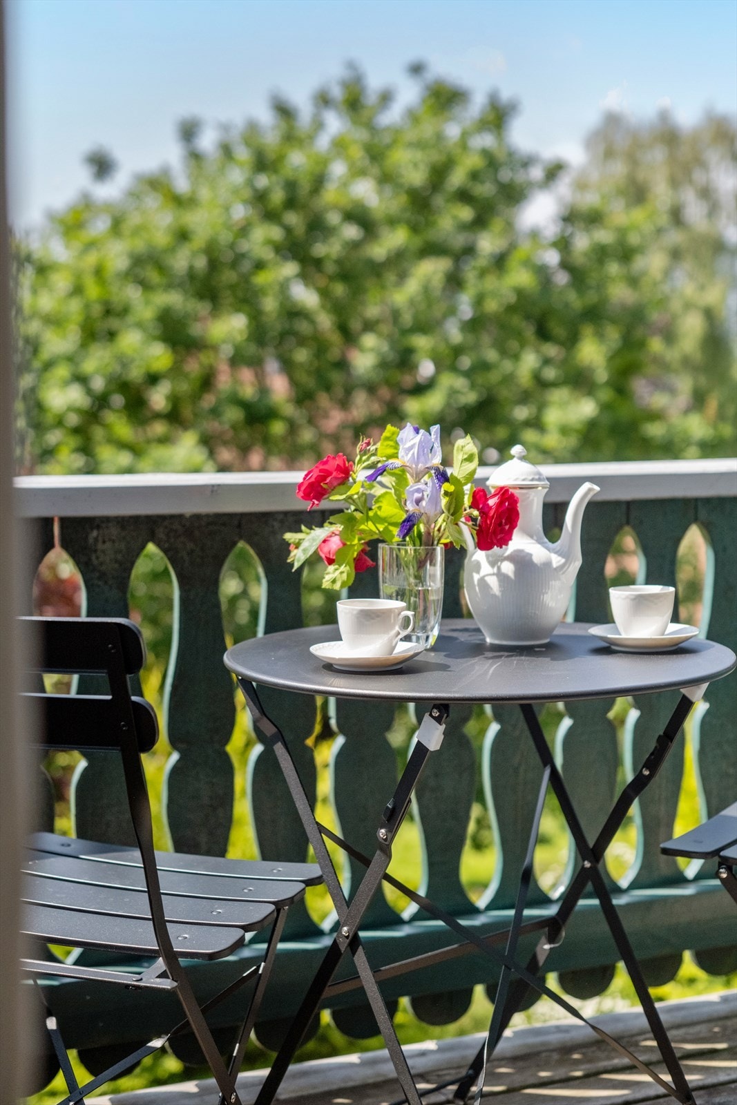 Balkong i 2. etasje har plass til en liten sittegruppe. Galleribilde