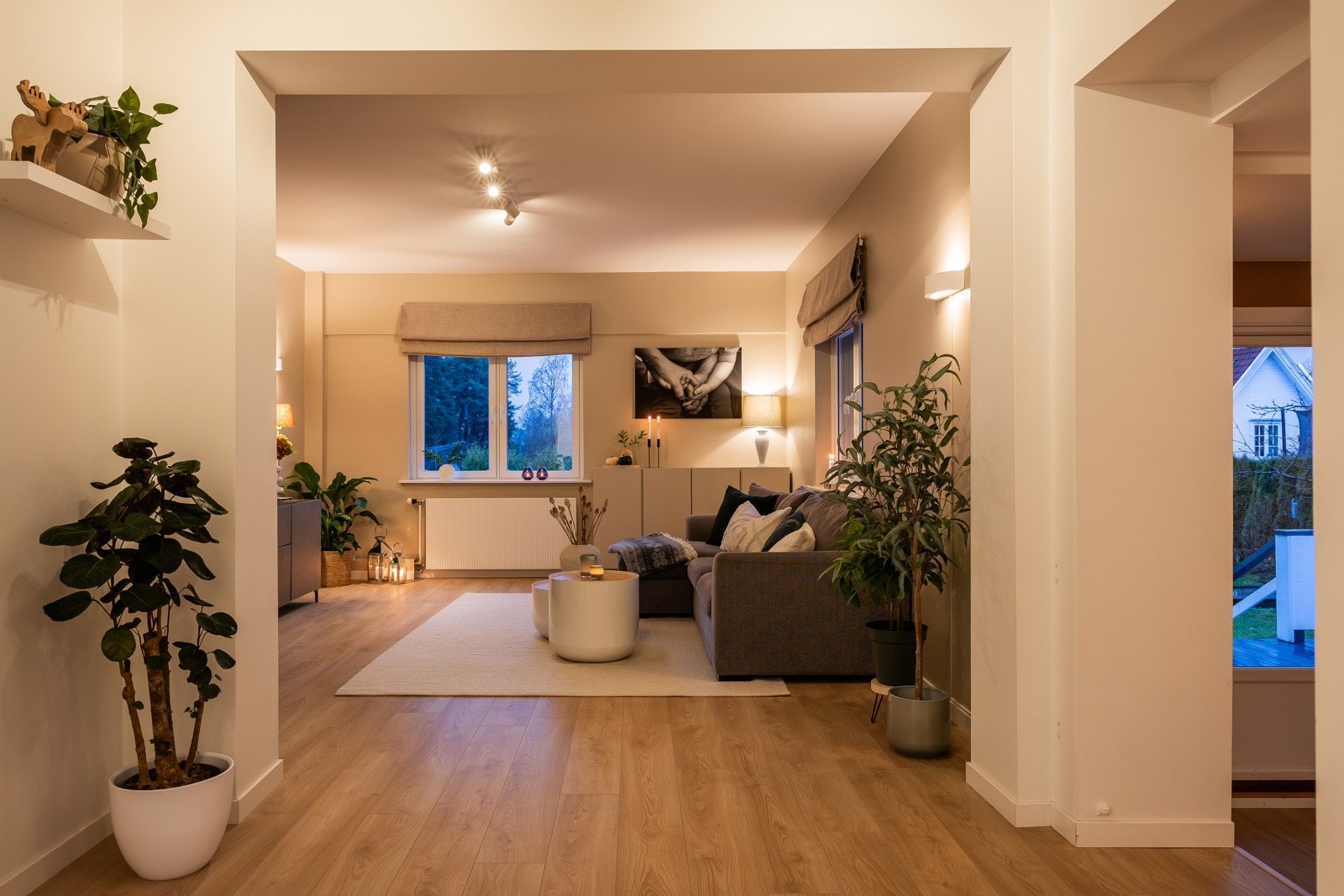 Vinduene i boligen er fra 2010 og 2022. Galleribilde