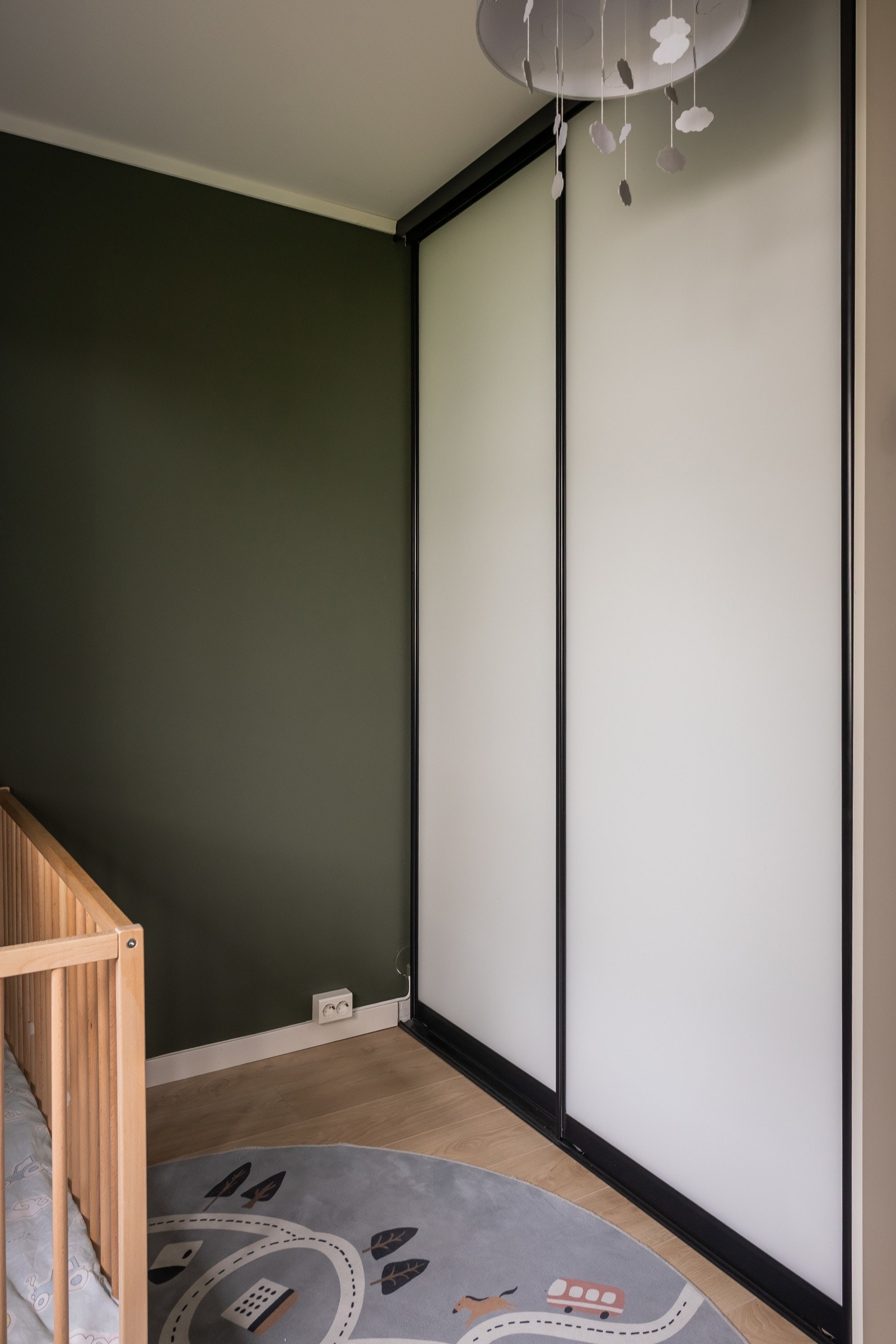 Også her er det montert garderobe. Galleribilde