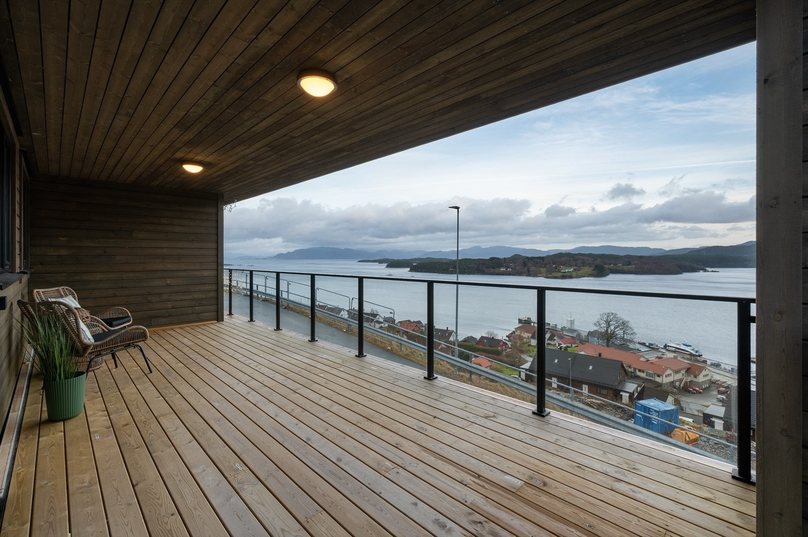 Her kan morgenkaffen virkelig nytes i flotte omgivelser. Galleribilde