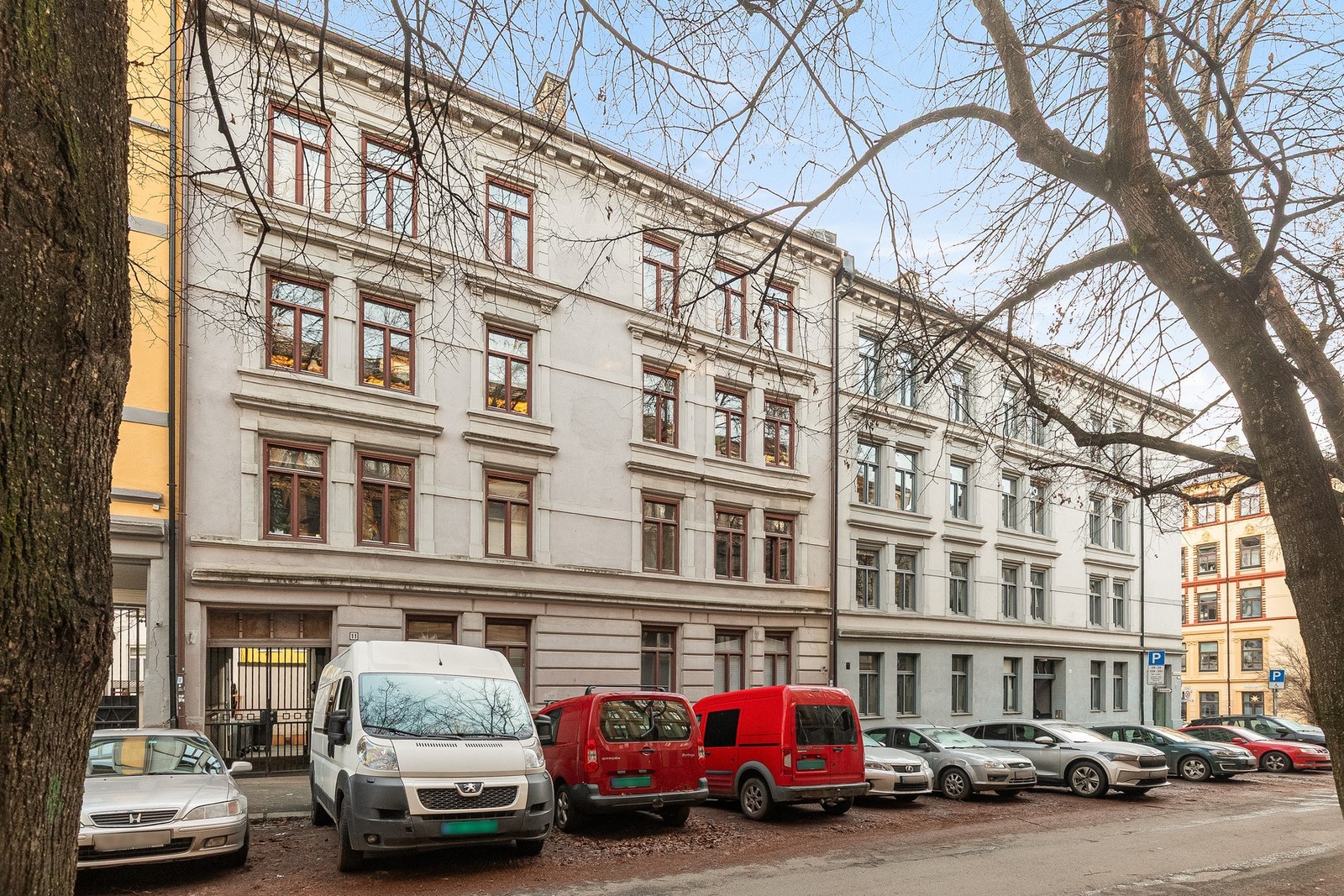 Leiligheten ligger i en trafikkrolig gate, med kort vei til alt du måtte trenge. Galleribilde