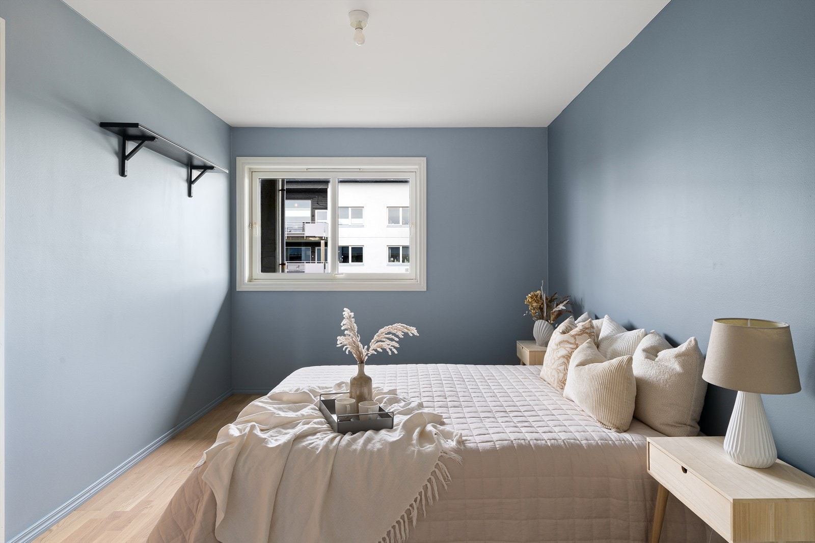 Byttet gulv på gang og begge soverom i 2020. Galleribilde