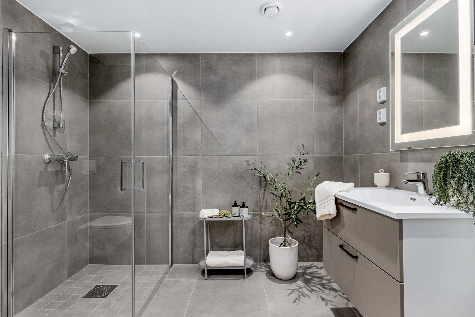 Flislagt bad Galleribilde