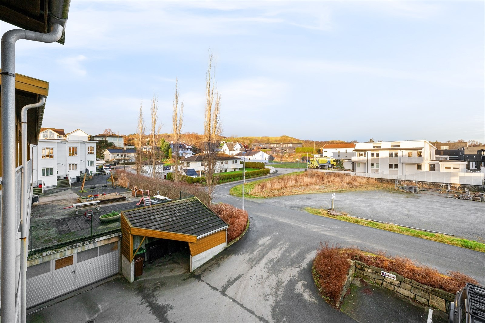 Inngang til garasjeanlegg. Galleribilde