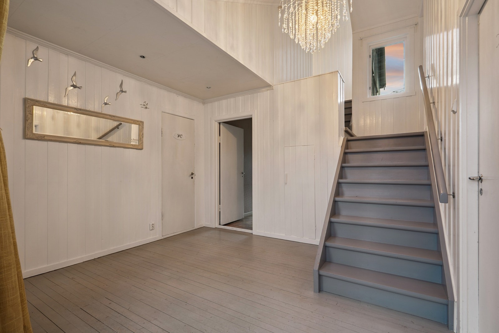 En lys og luftig entré Galleribilde