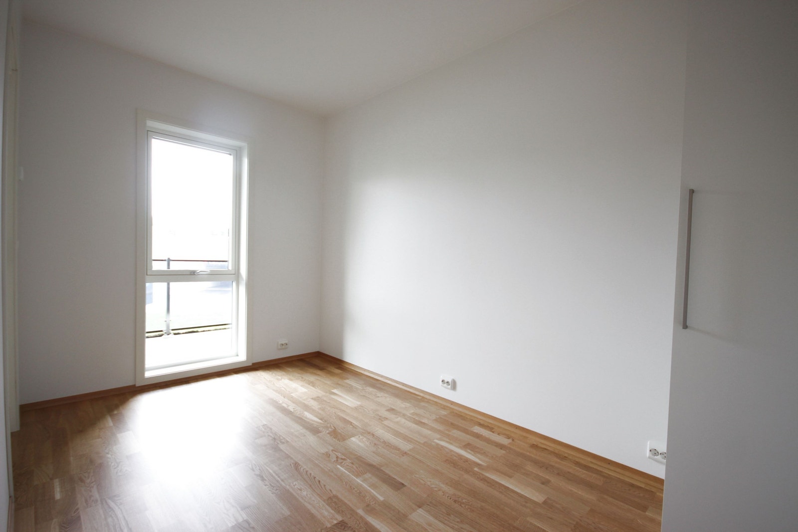 Soverom med garderobeskap. Galleribilde