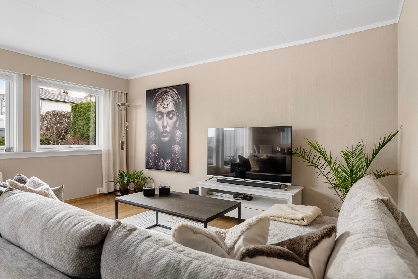 Lyst og trivelig stue Galleribilde