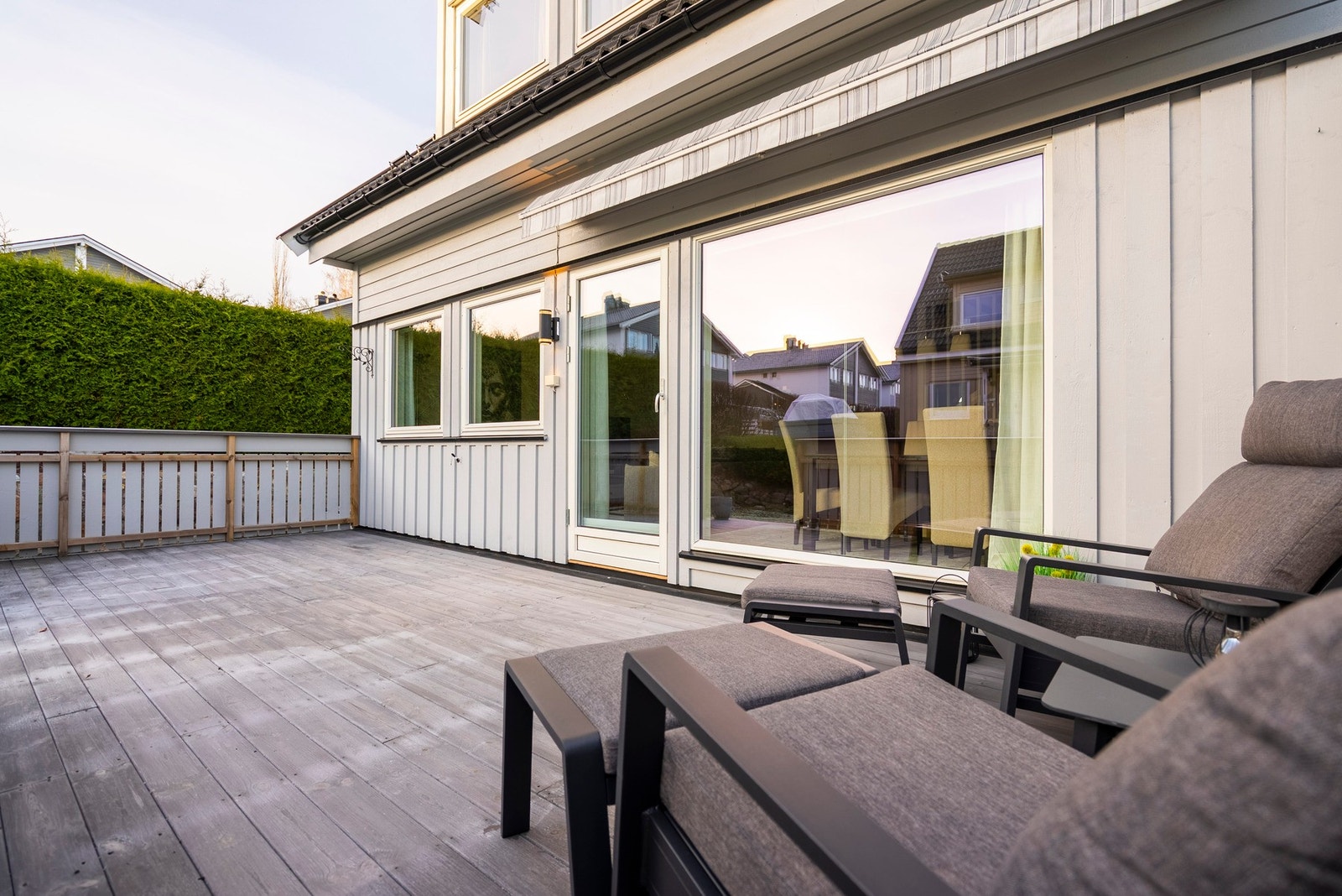 Stor terrasse mot syd Galleribilde