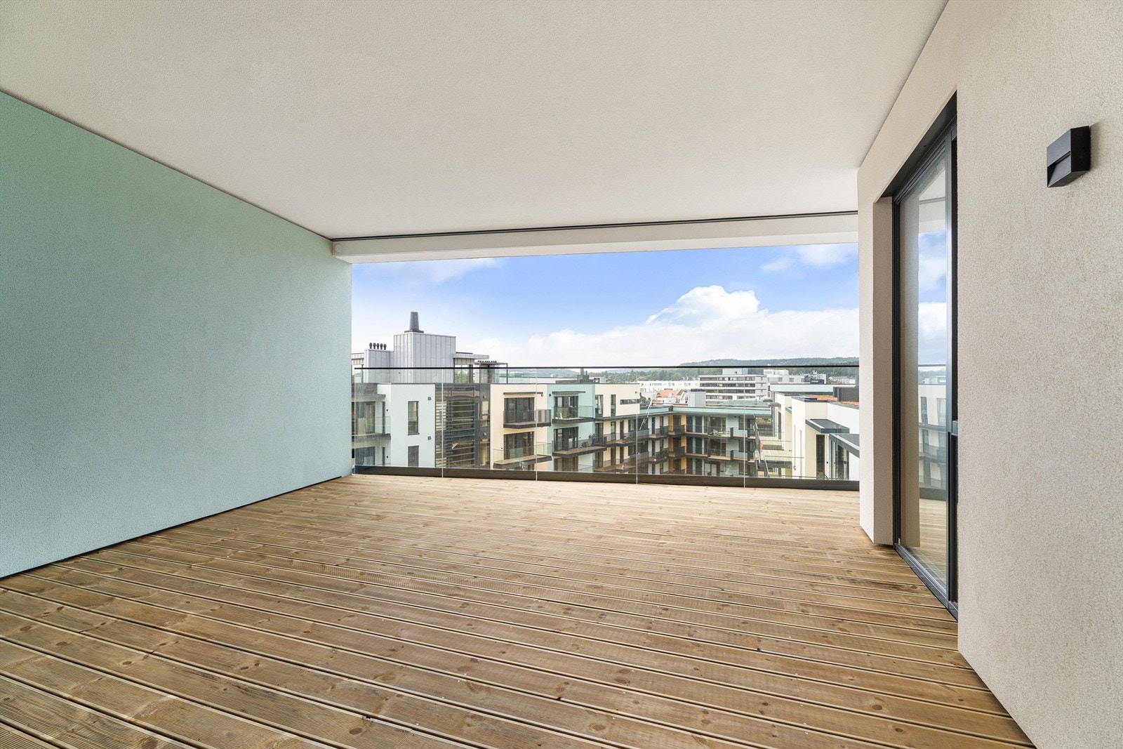 Balkongen er lun og perfekt for rolige stunder. Galleribilde