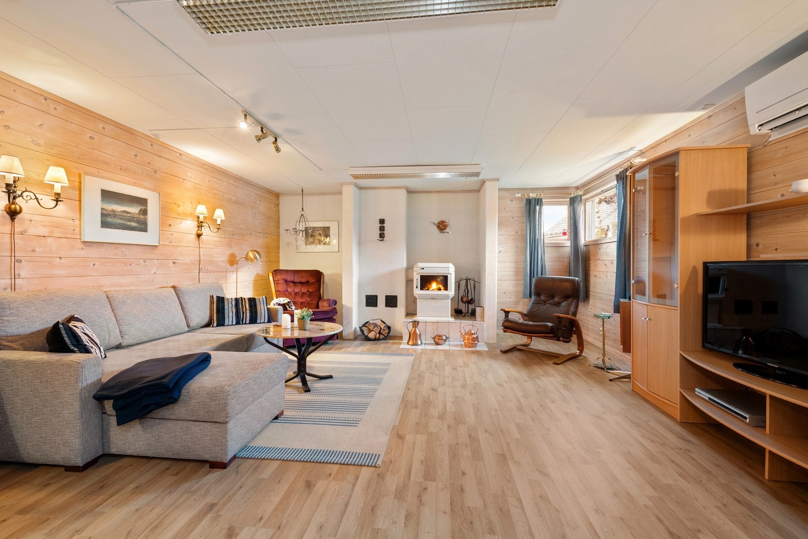 Kjellerstue med vedovn Galleribilde