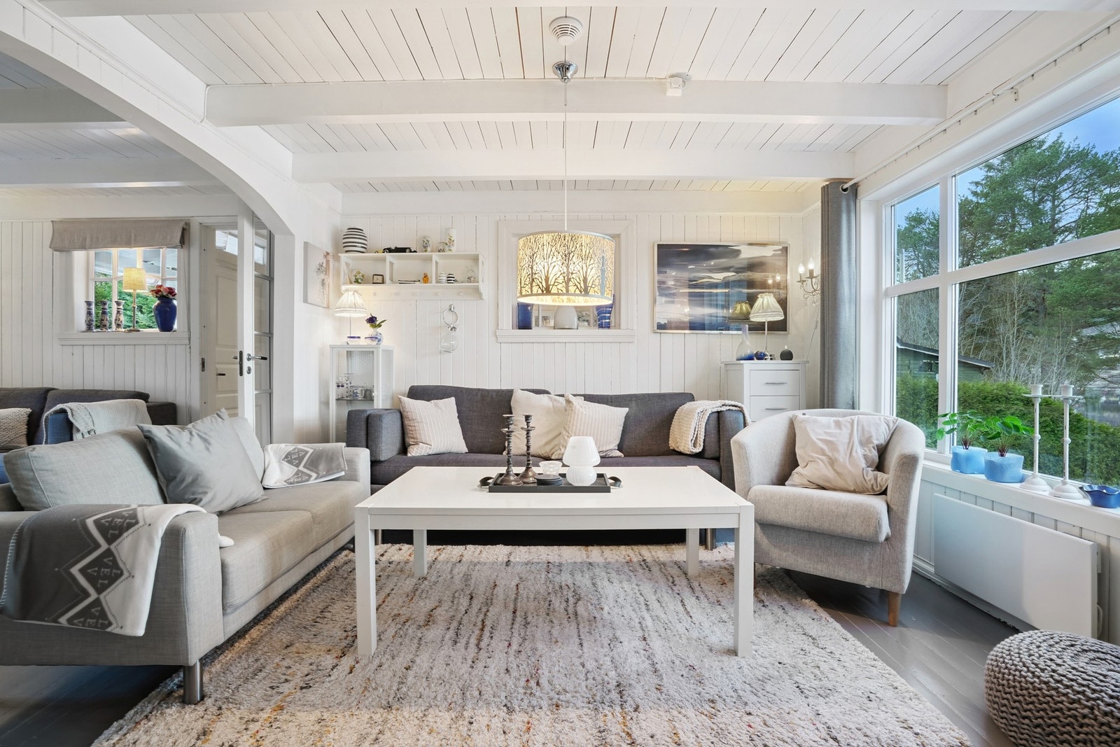 I stuen er det plass til sittegruppe med tilhørende møblering. Galleribilde