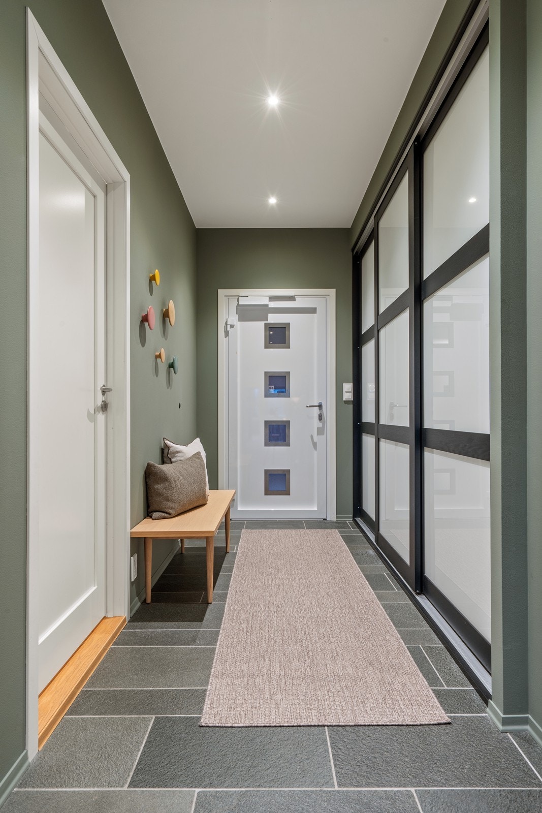 Entrè / gang med HTH Skyvedørsgarderobe Galleribilde