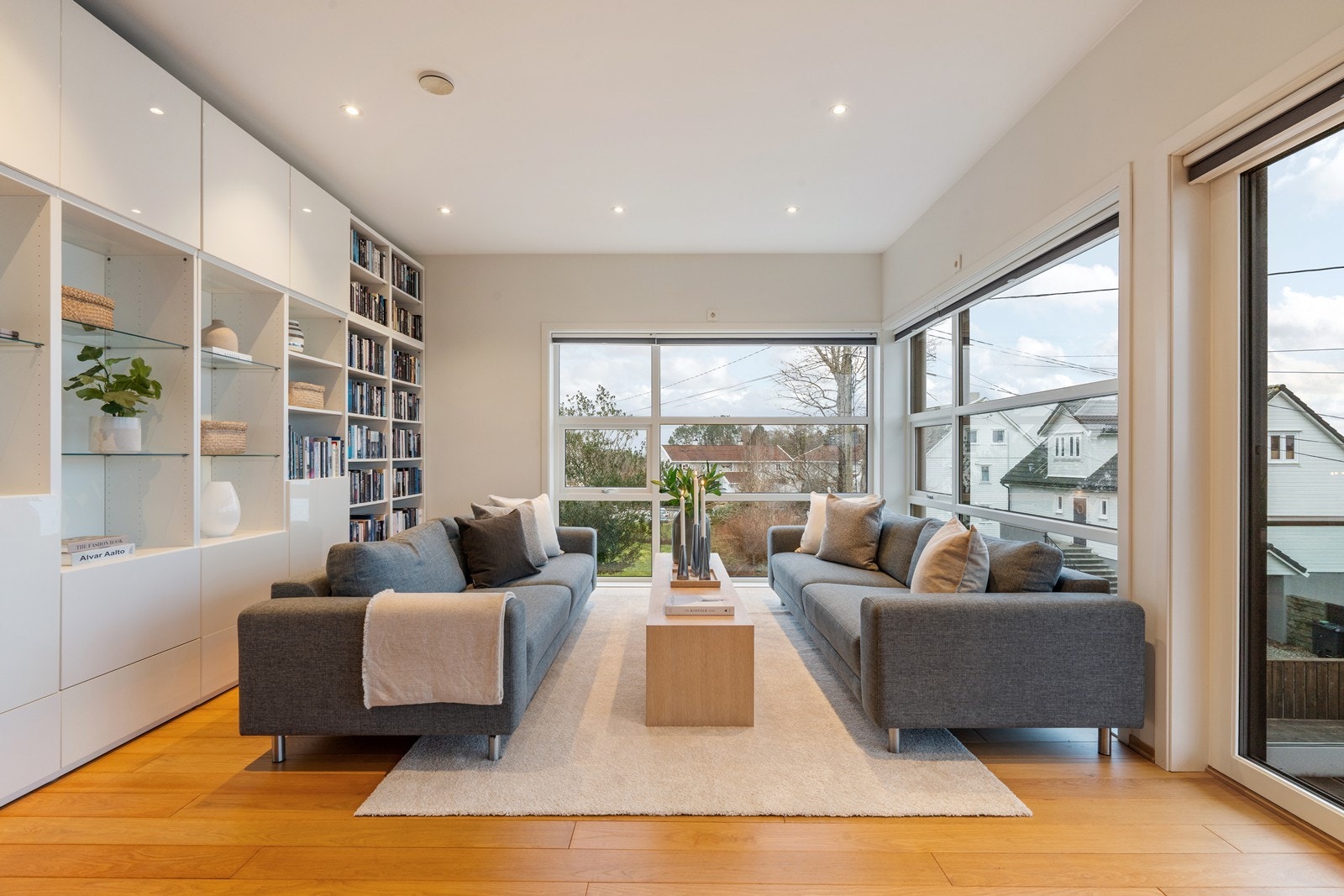 Stue del 1 i 2. etasje Galleribilde