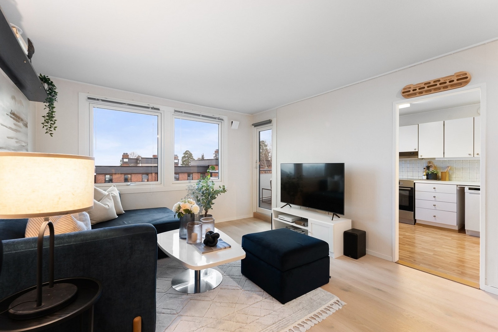 Fra stuen er det direkte utgang til balkongen. Galleribilde