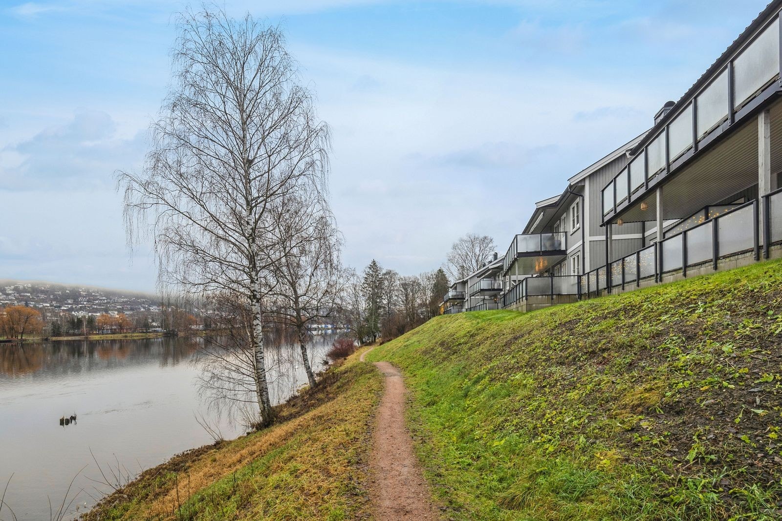 Fine turmuligheter langs Drammenselva og i nærområdet. Galleribilde