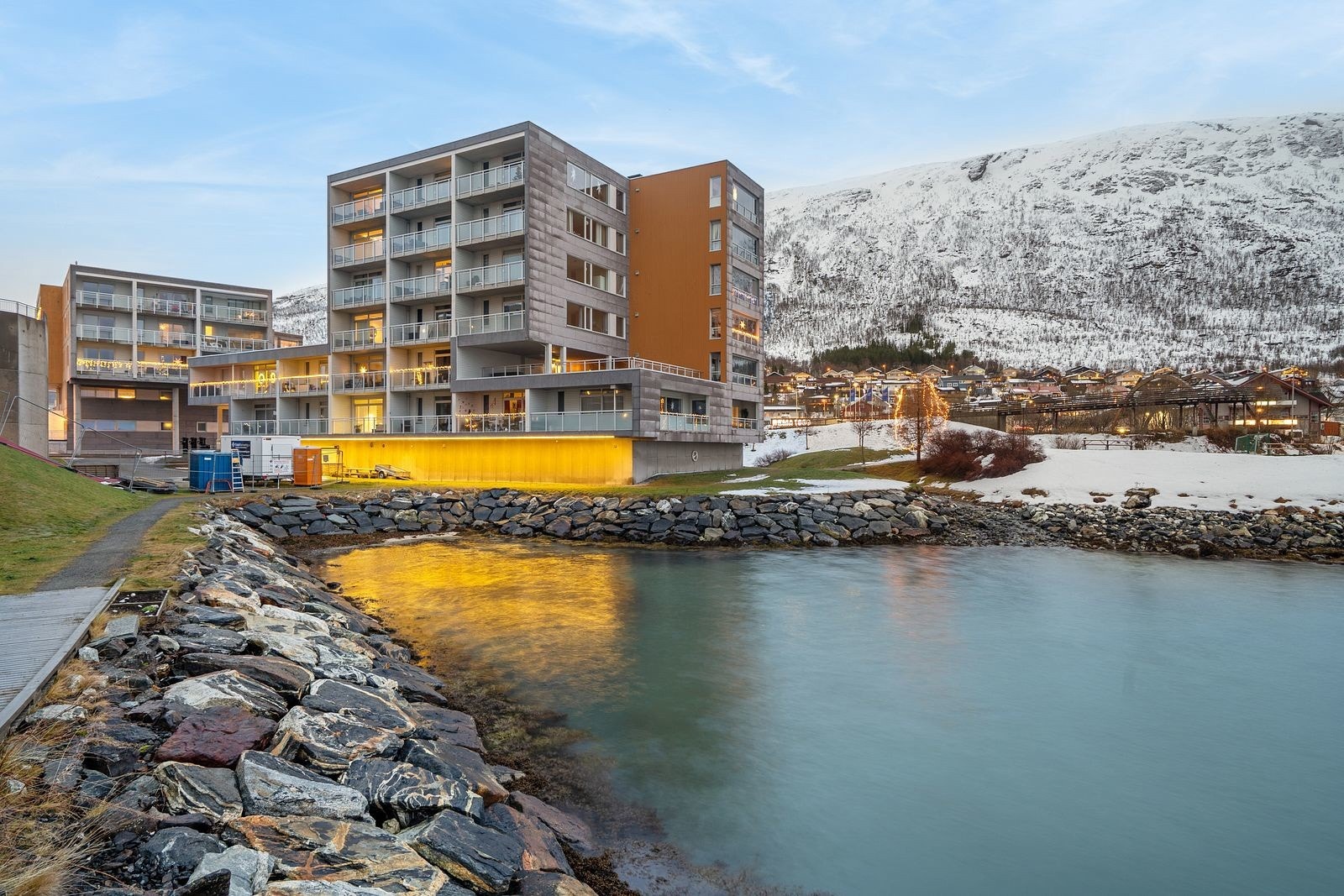 Kort veg til Eurospar, barnehage, treningssenter og bussholdeplass! Galleribilde