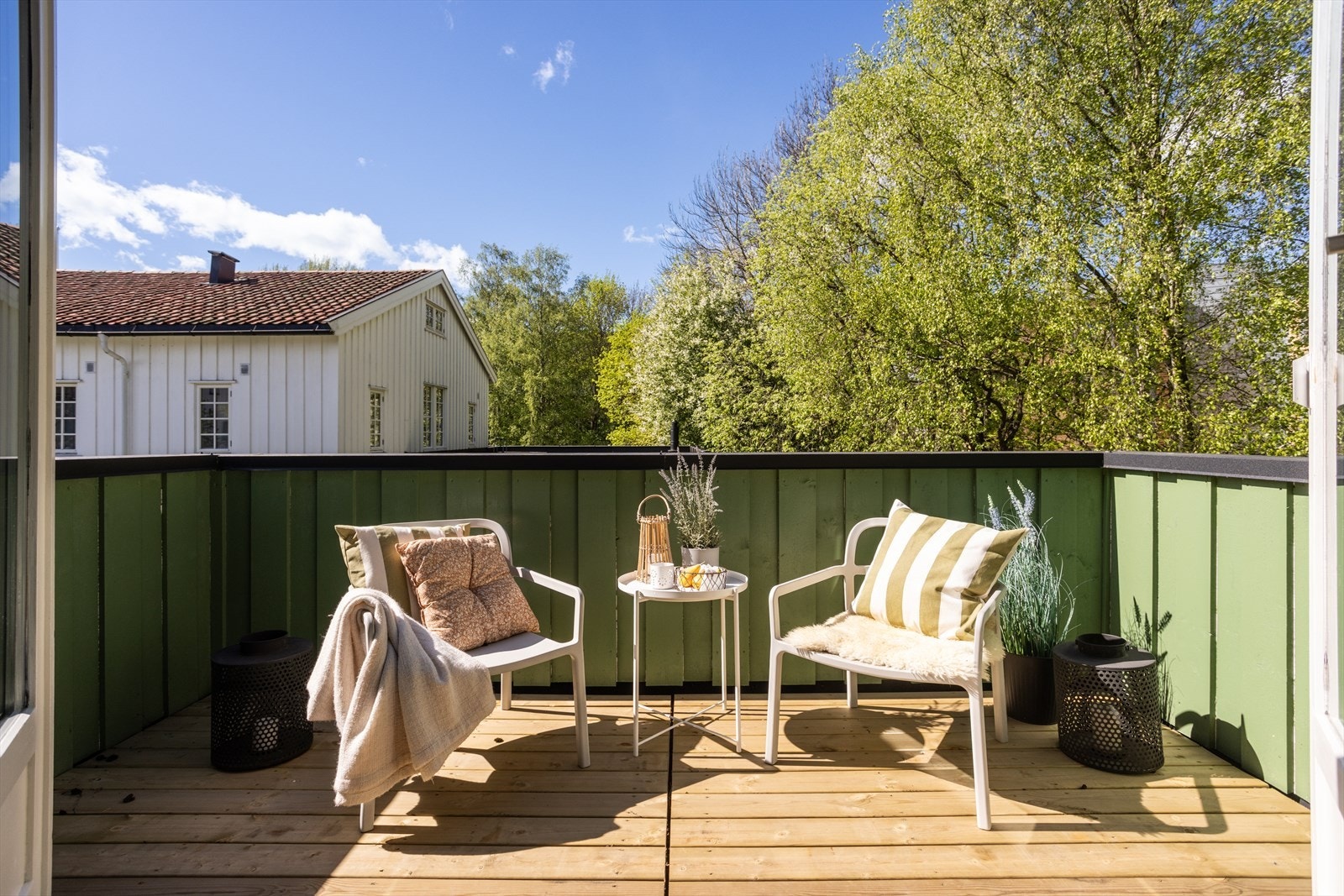 Det er gode solforhold på balkongen. Galleribilde