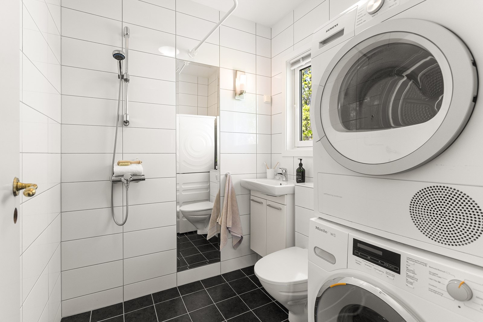 Bad nr. 1 med opplegg for vaskesøyle Galleribilde