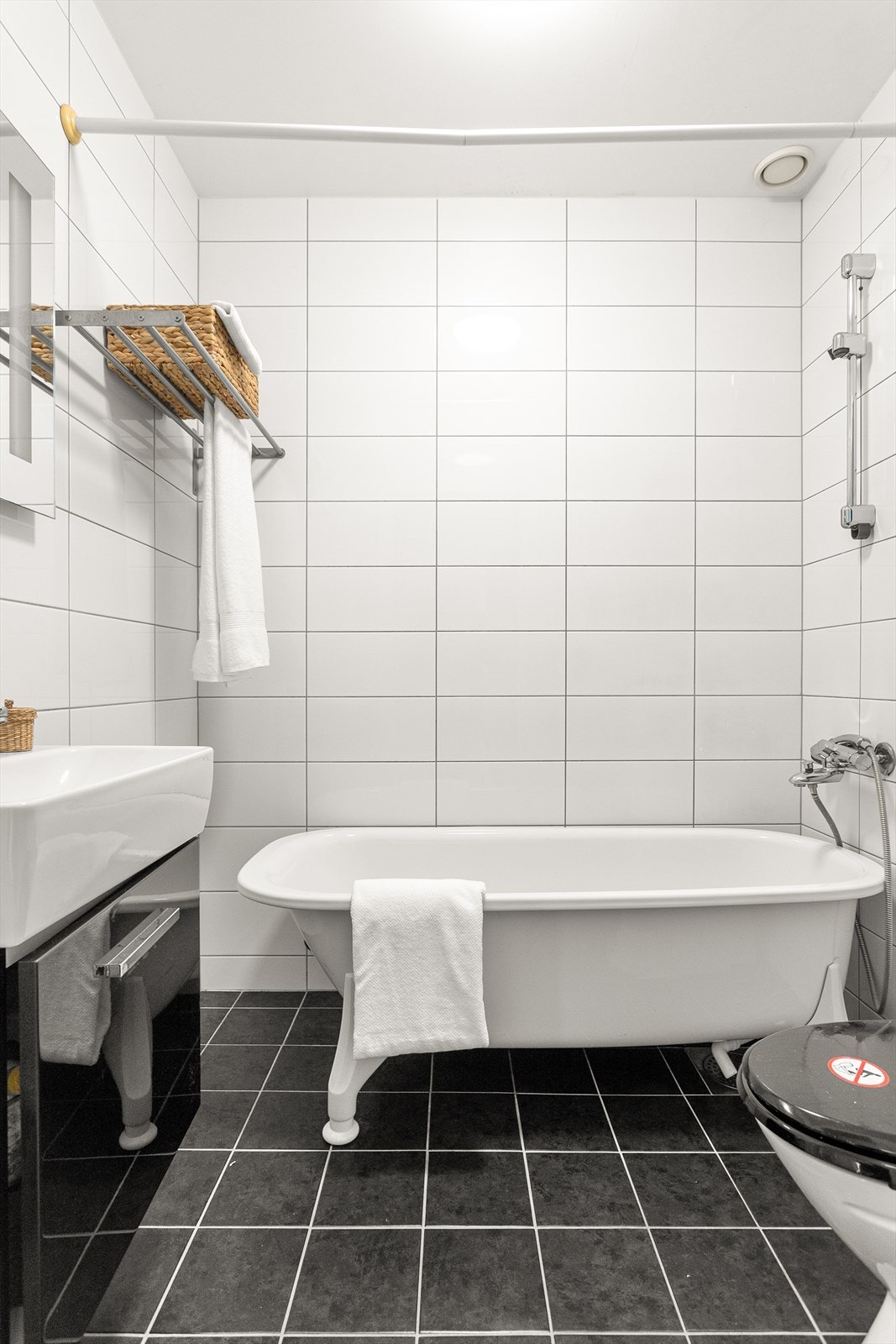 Bad 2 har badekar. Galleribilde